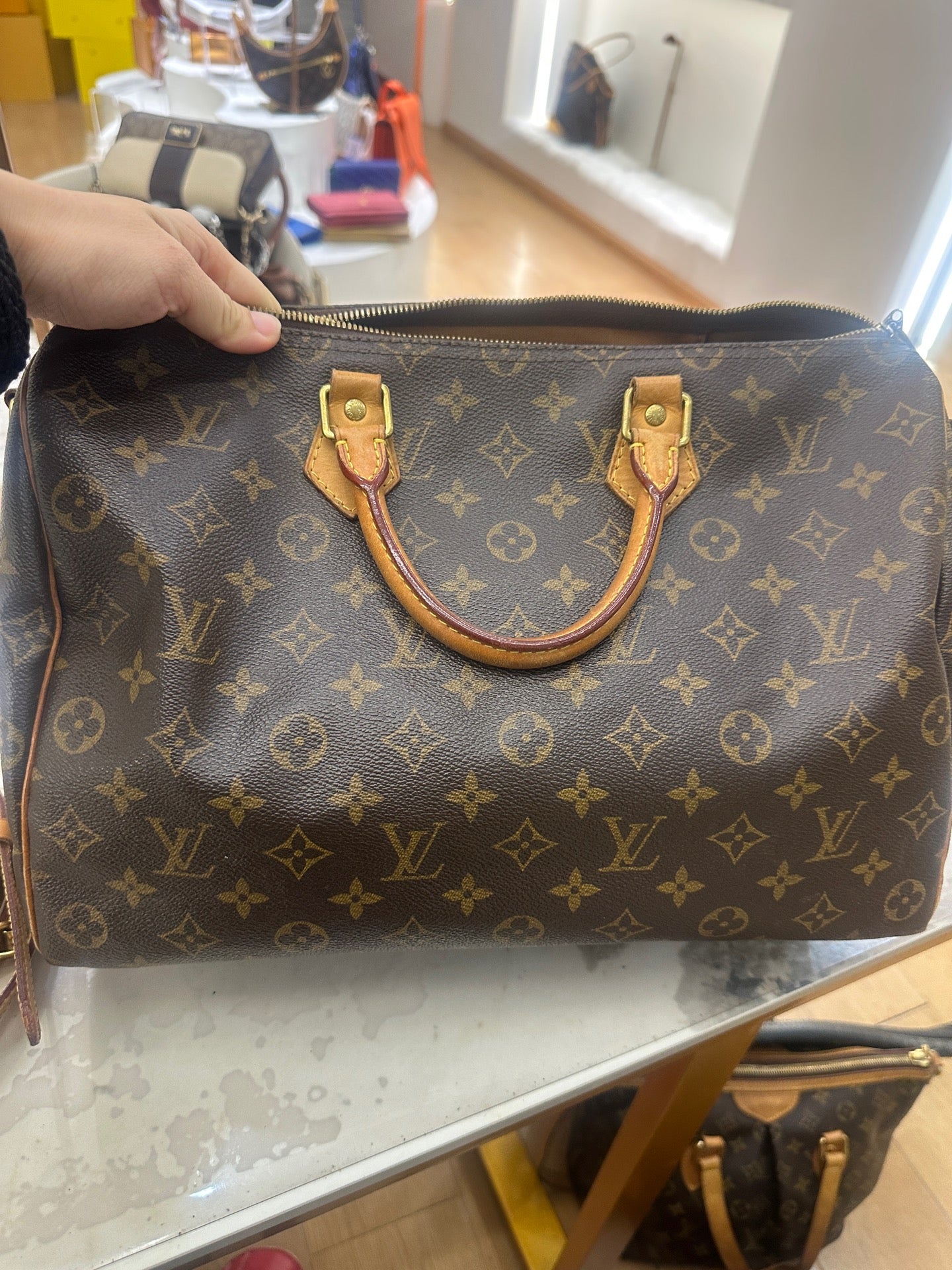 Louis Vuitton - Speedy 35 Bandoulière - Monogram Coated Canvas with Vachetta Leather Trim - Brown - (Large)