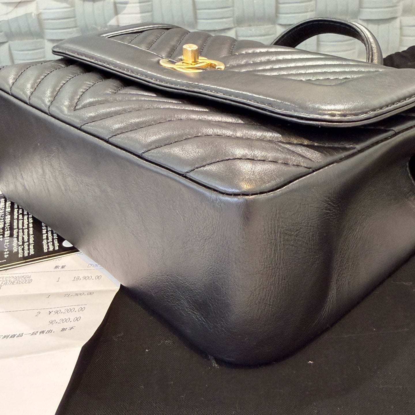 Chanel - Top Handle Messenger Flap Bag - Calfskin leather - Black - (small)