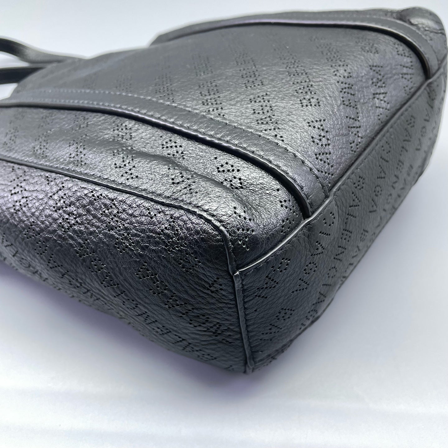 Balenciaga - Perforated Letter Tote Bag - Grained leather - Black - (Small)