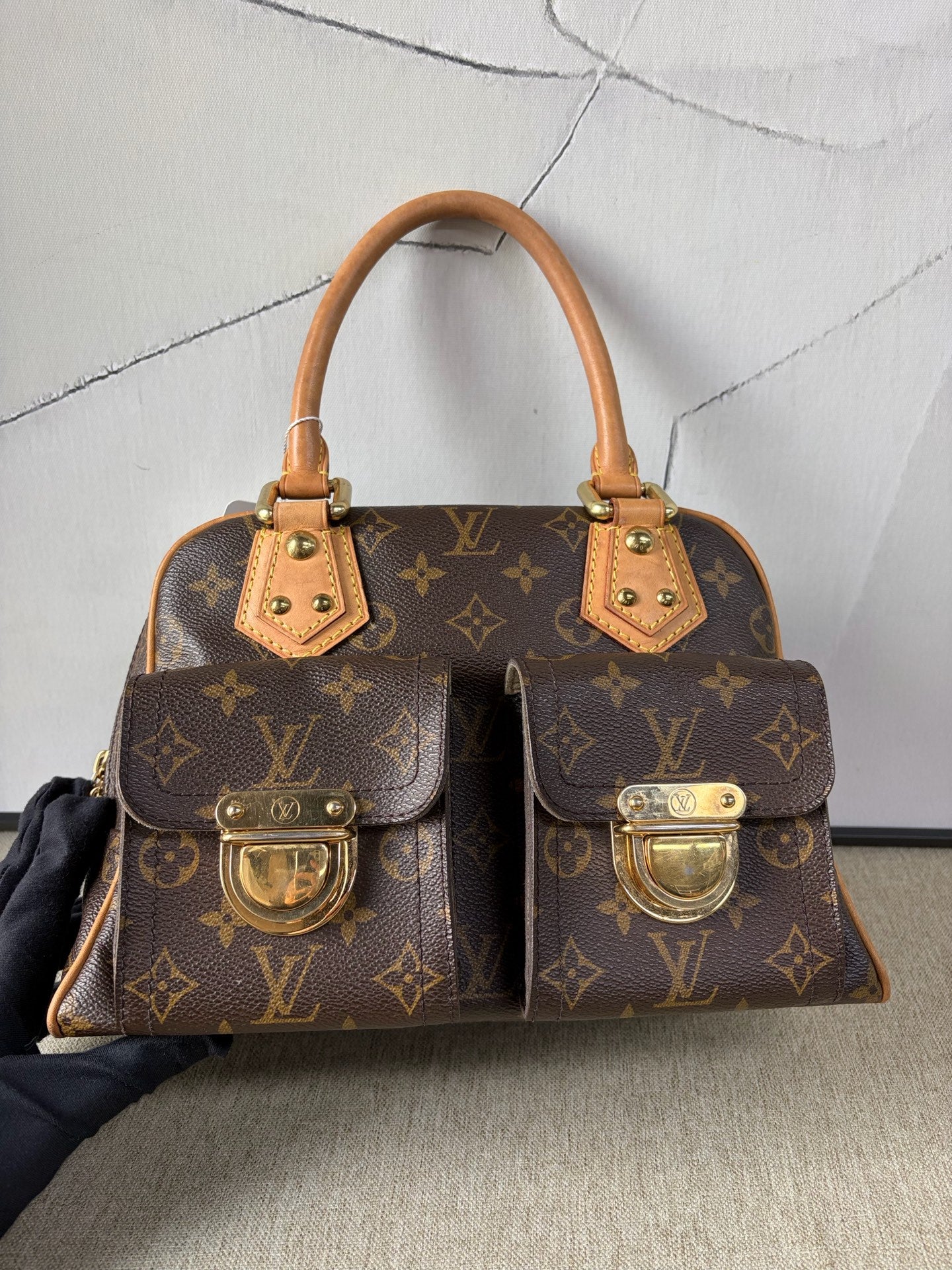 Louis Vuitton - Manhattan PM - Monogram canvas with Vachetta leather trim - Brown - (small)