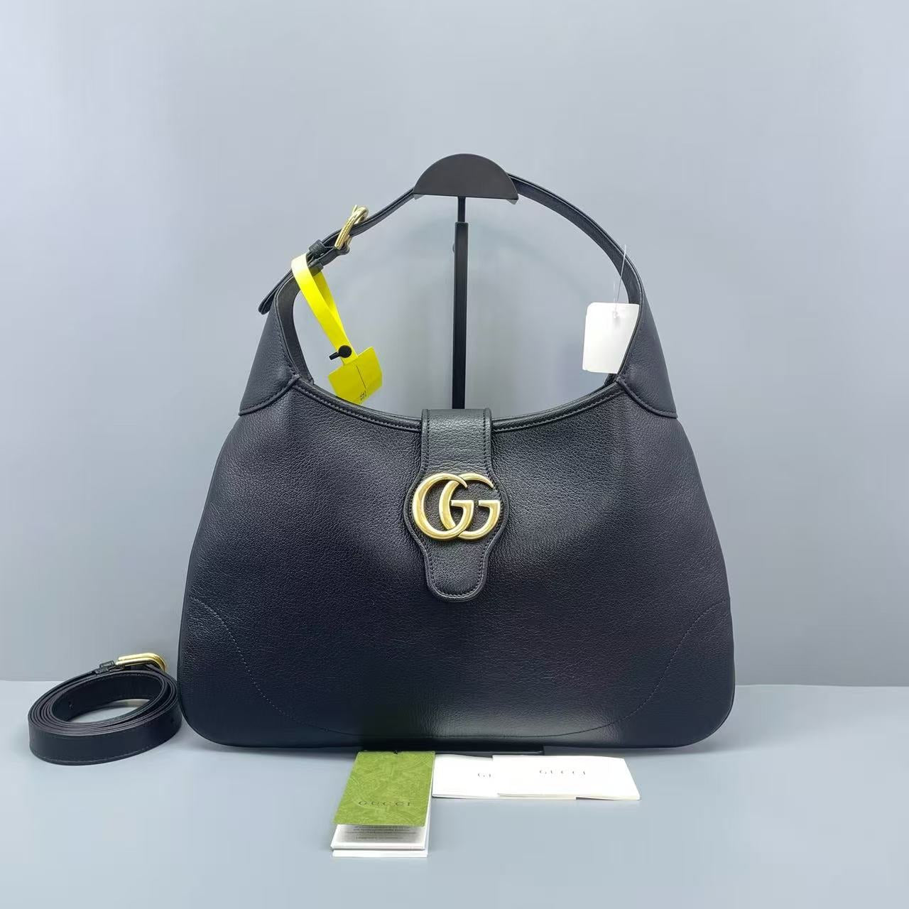 Gucci - Crescent Shoulder Bag - Grained leather - Black - (Medium)