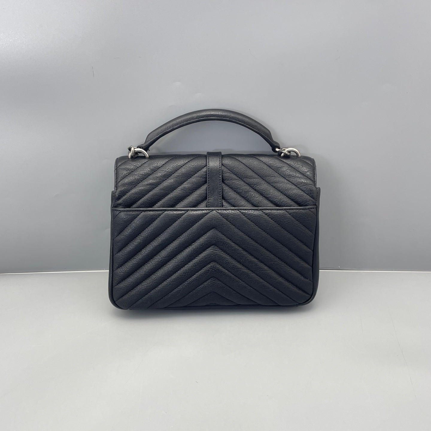 Saint Laurent - Envelope Messenger Bag - Grained leather - Black - (medium)