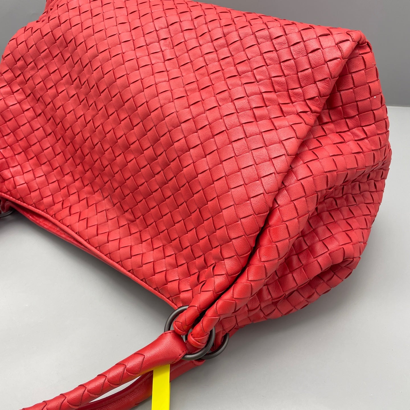 Bottega Veneta - Intrecciato Hobo Tote - Leather - Red - (medium)