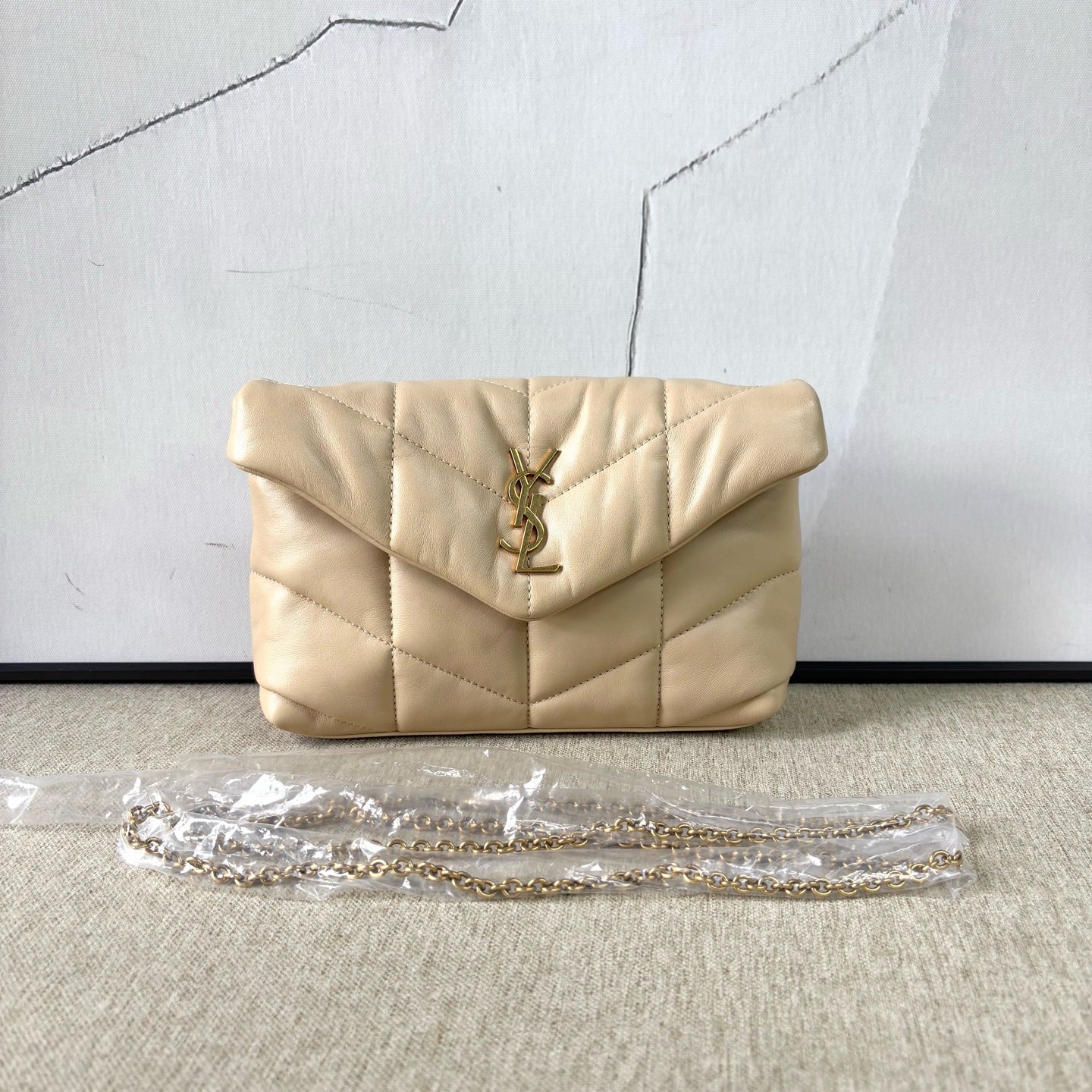 Saint Laurent - LouLou Puffer - Lambskin leather - Beige with Gold-Tone Hardware - (Small)
