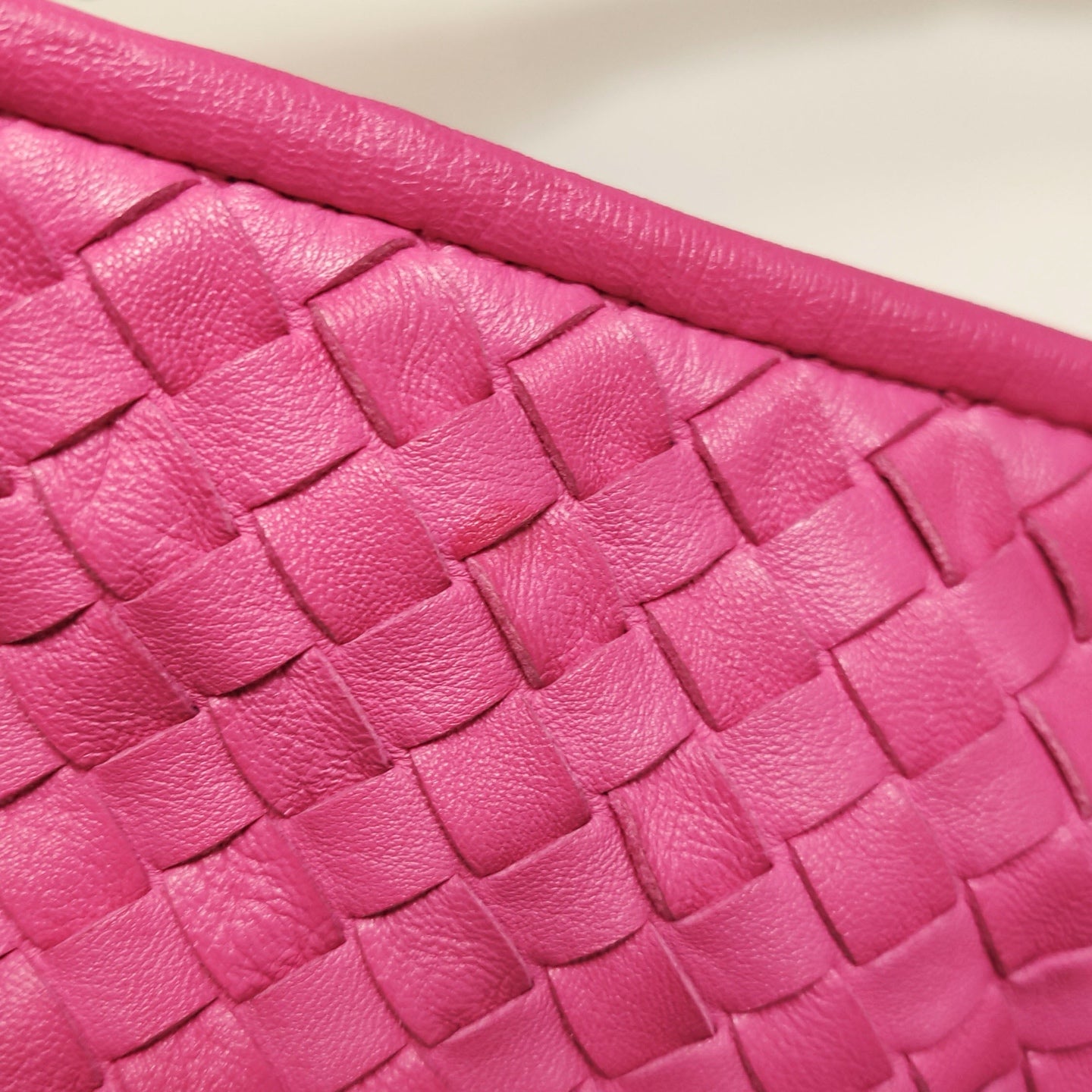 Bottega Veneta - Intrecciato Hobo Bag - Leather - Pink - (Small)