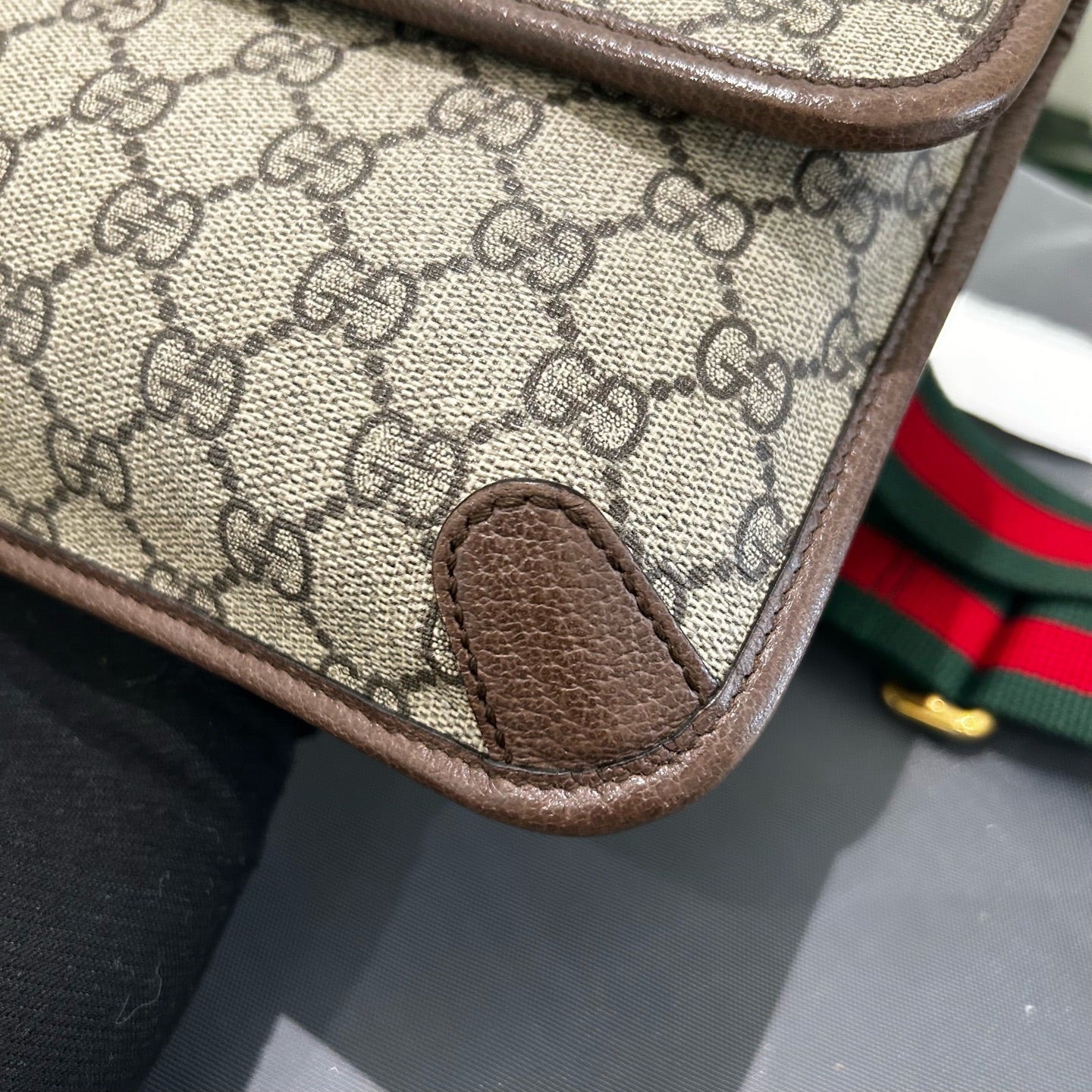 Gucci - Tiger Head Belt Bag - GG Supreme Canvas with Leather Trim - Beige and Brown with Red and Green Web - (small)