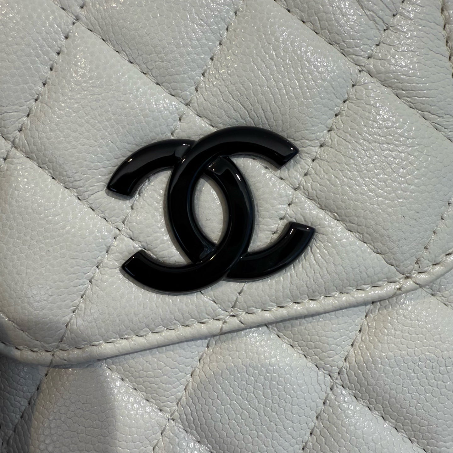 Chanel - Quilted Phone Holder with Chain - Pebbled leather - White - (mini)