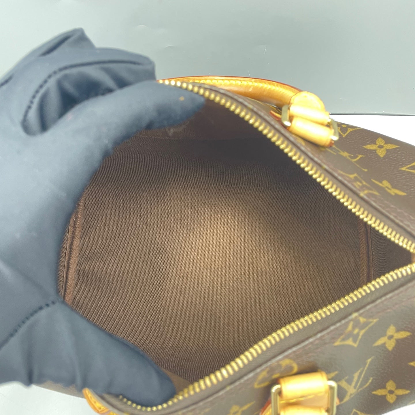 Louis Vuitton - Speedy 25 - Monogram coated canvas with Vachetta leather trim - Brown - (small)