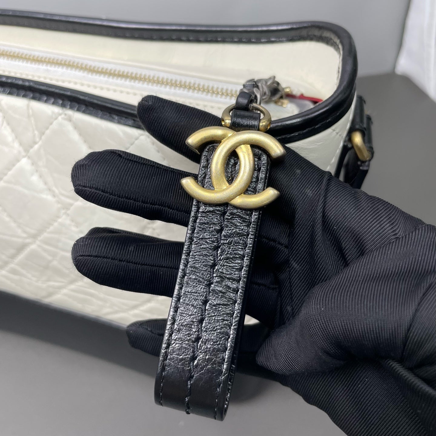 Chanel - Gabrielle Hobo Bag - Aged calfskin and patent leather - Black and White - (Medium)