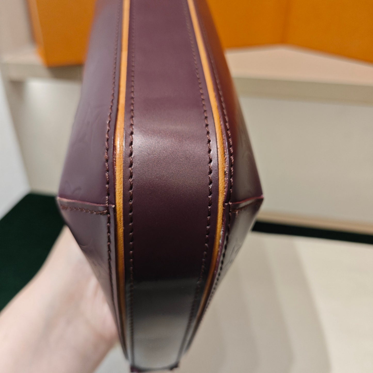 Louis Vuitton - Pochette Accessoires - Patent leather - Purple - (mini)