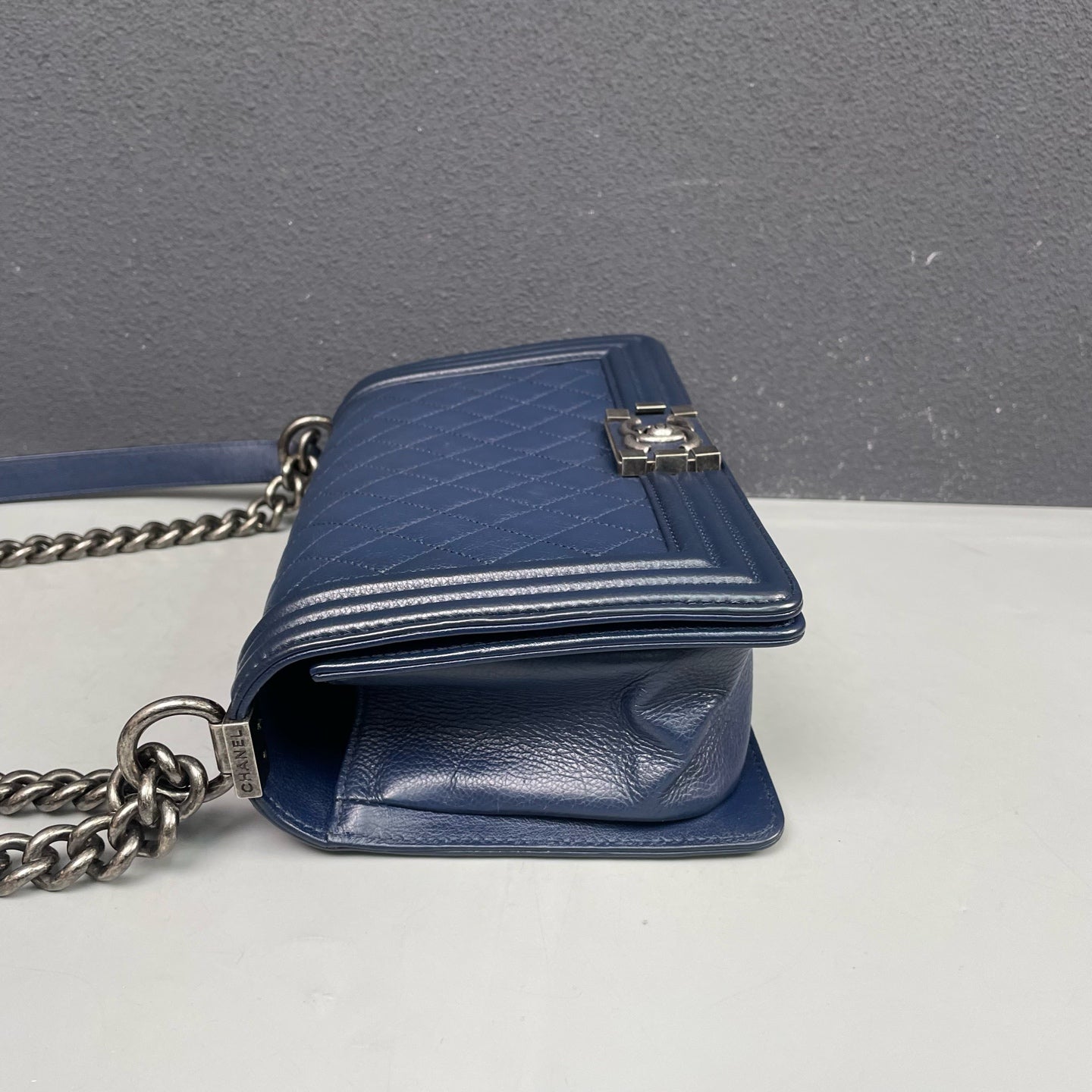 Chanel - Boy Chanel Medium - Grained calfskin leather - Navy - (Medium)