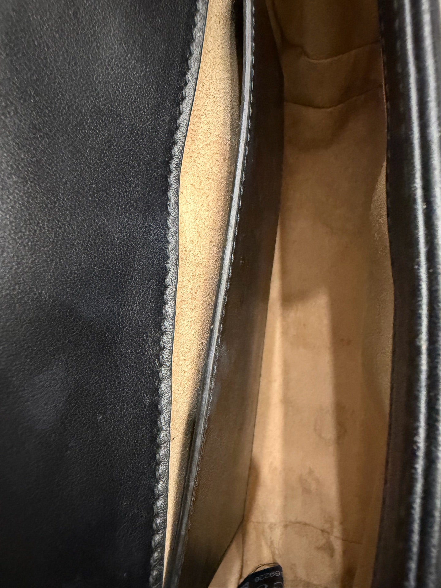 Gucci - GG Marmont Matelassé Mini Shoulder Bag - Leather - Black with Gold-Tone Hardware - (mini)
