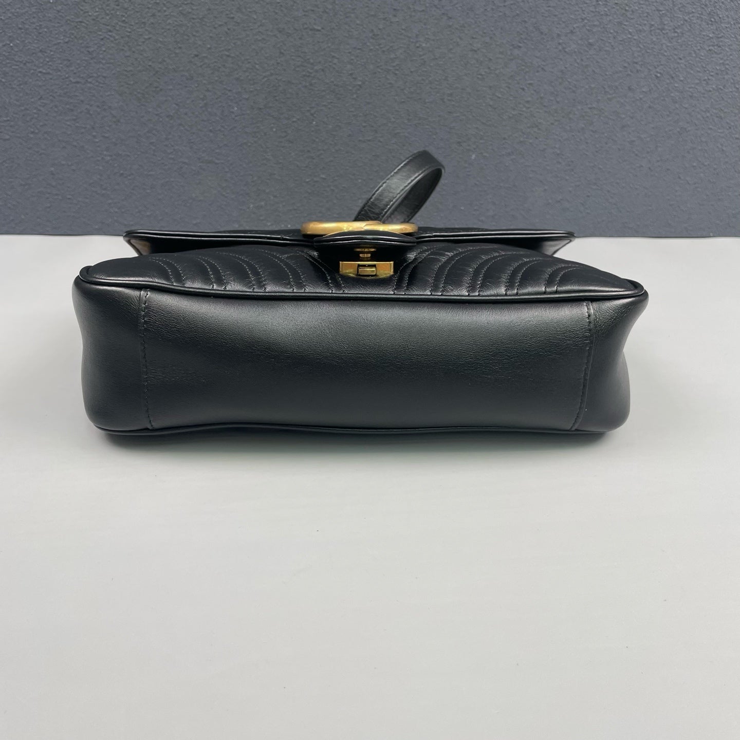 Gucci - GG Marmont Matelassé Shoulder Bag - Leather - Black - (Medium)