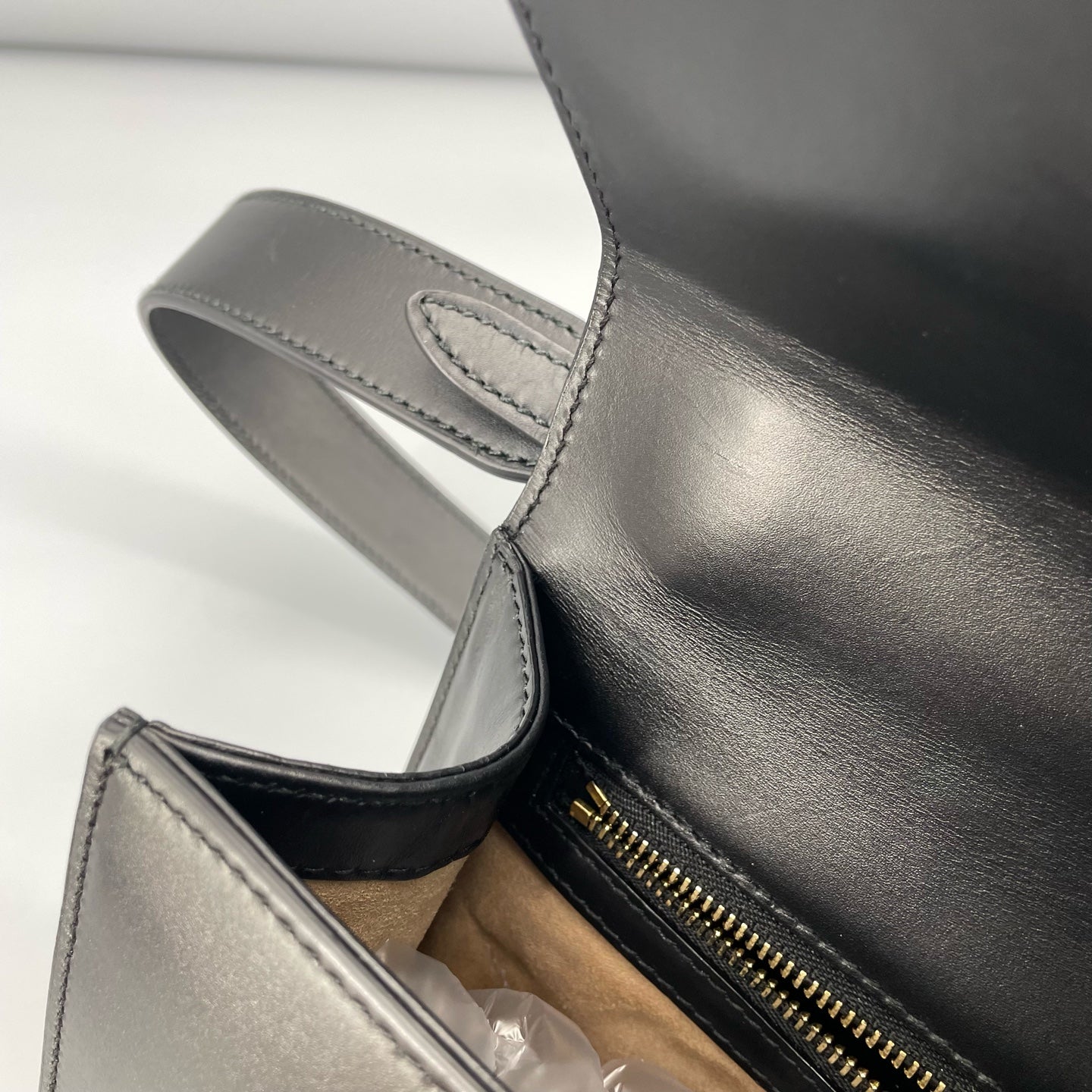 Gucci - Sylvie - Leather - Black - (medium)
