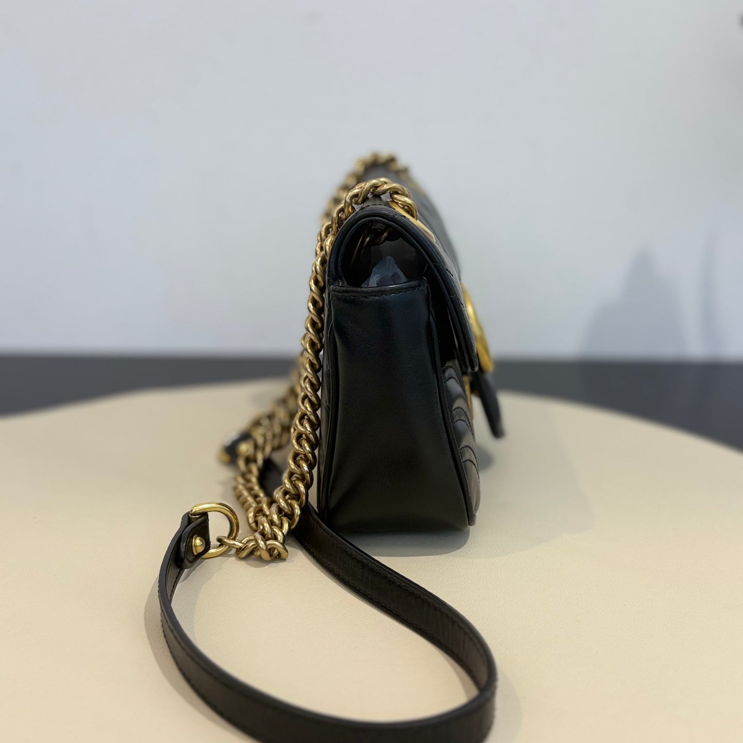 Gucci - GG Marmont Matelassé Small Chain Shoulder Bag - Leather - Black - (Small)