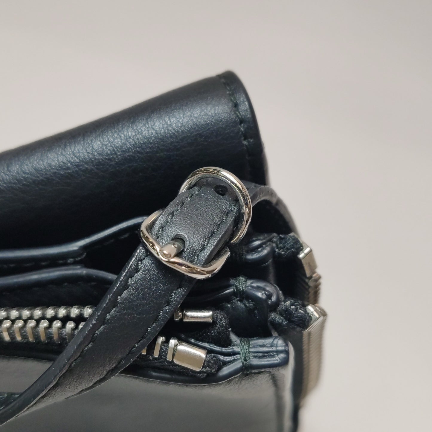Balenciaga - Neo Classic Envelope Crossbody Bag - Leather - Black - (small)