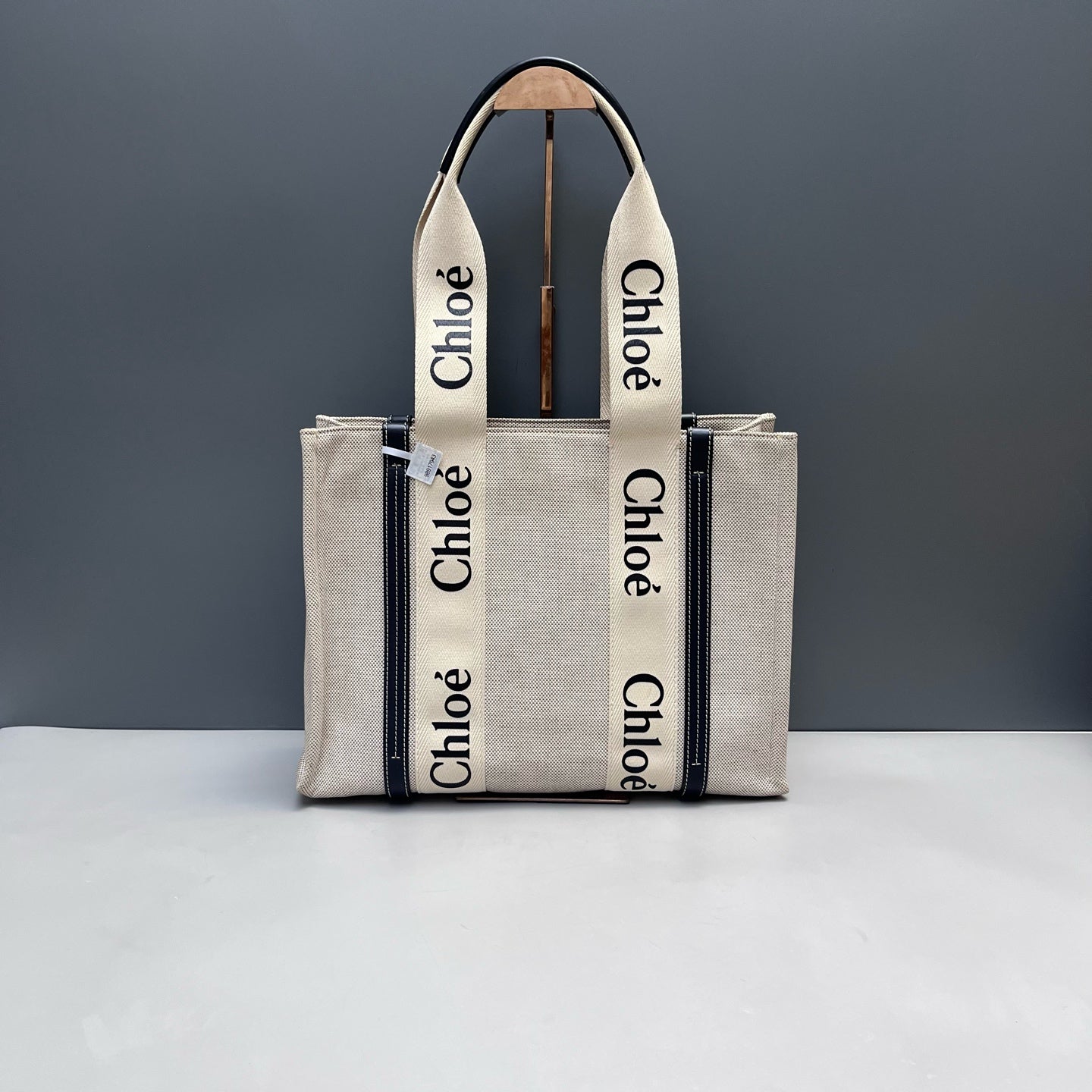 Chloe - Woody Tote Bag - Canvas and leather - Beige with black accents - (medium)