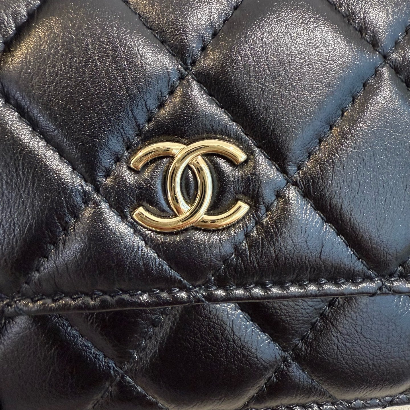 Chanel - Pearl WOC (Wallet on Chain) - Lambskin leather - Black - (mini)