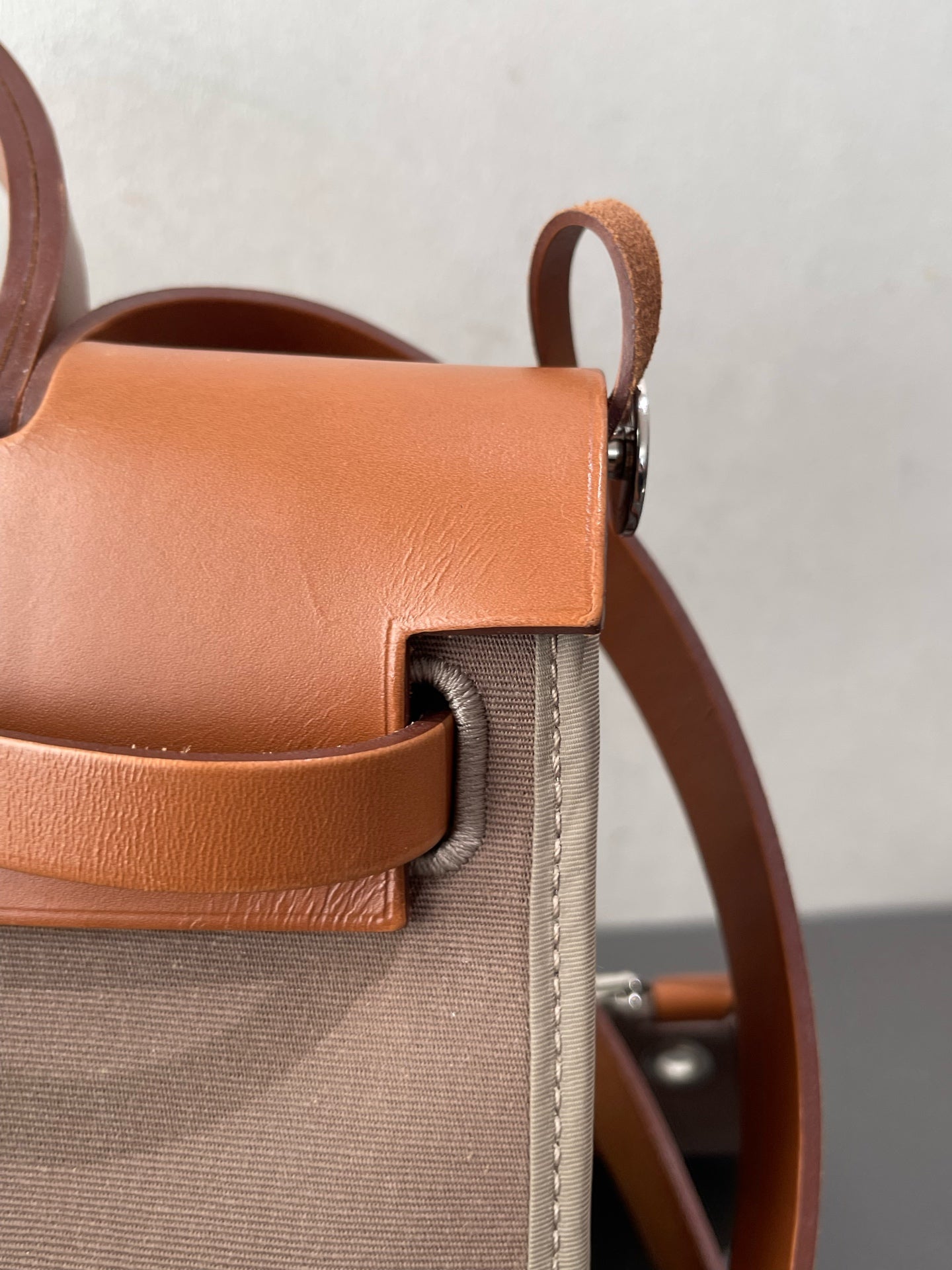 Hermès - Herbag Zip 31 - Toile H canvas and Barenia leather - Ebony brown and Elephant Grey canvas with Barenia leather accents - (Medium)