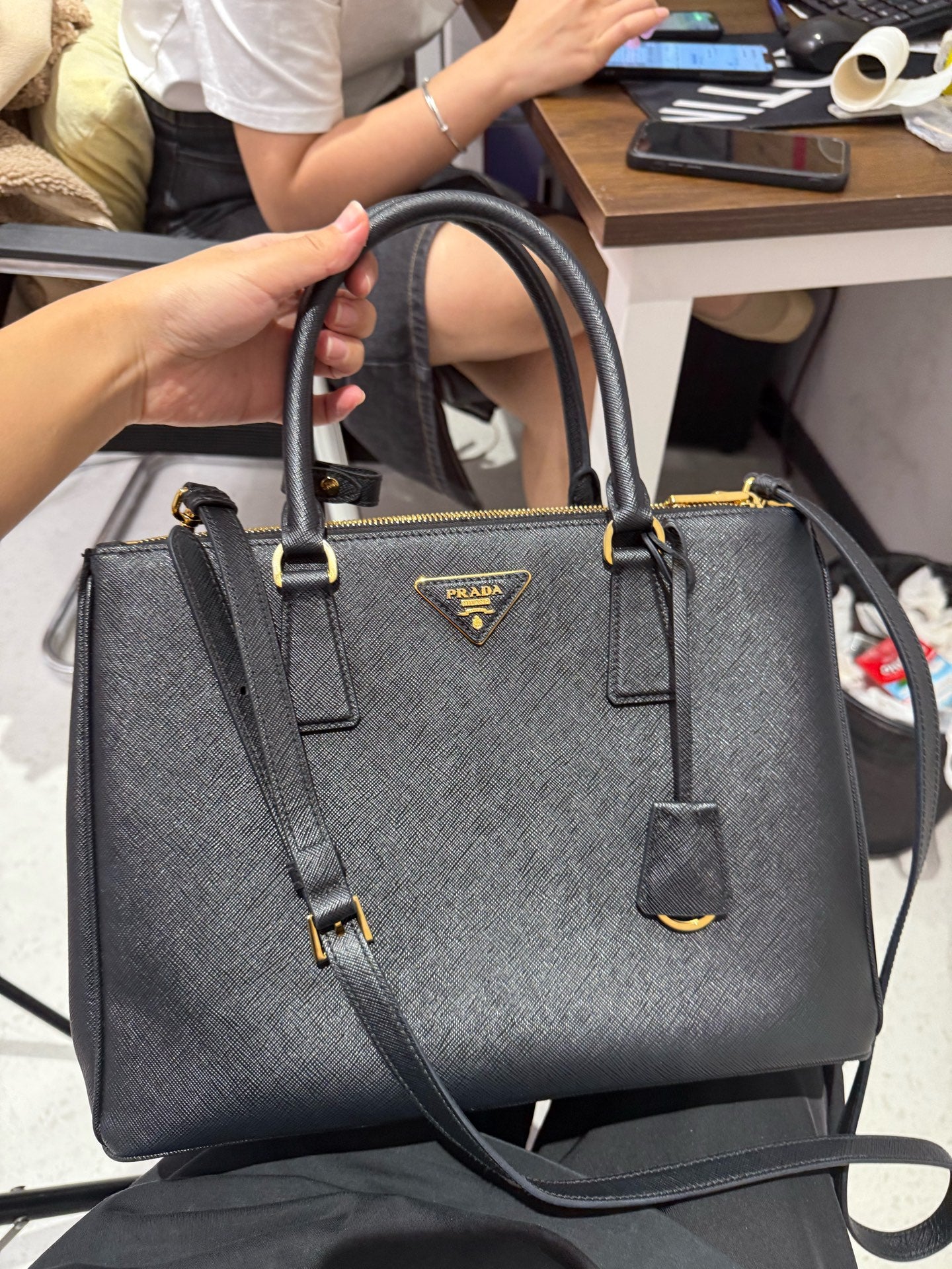 Prada - Galleria Tote - Saffiano leather - Black - (Medium)