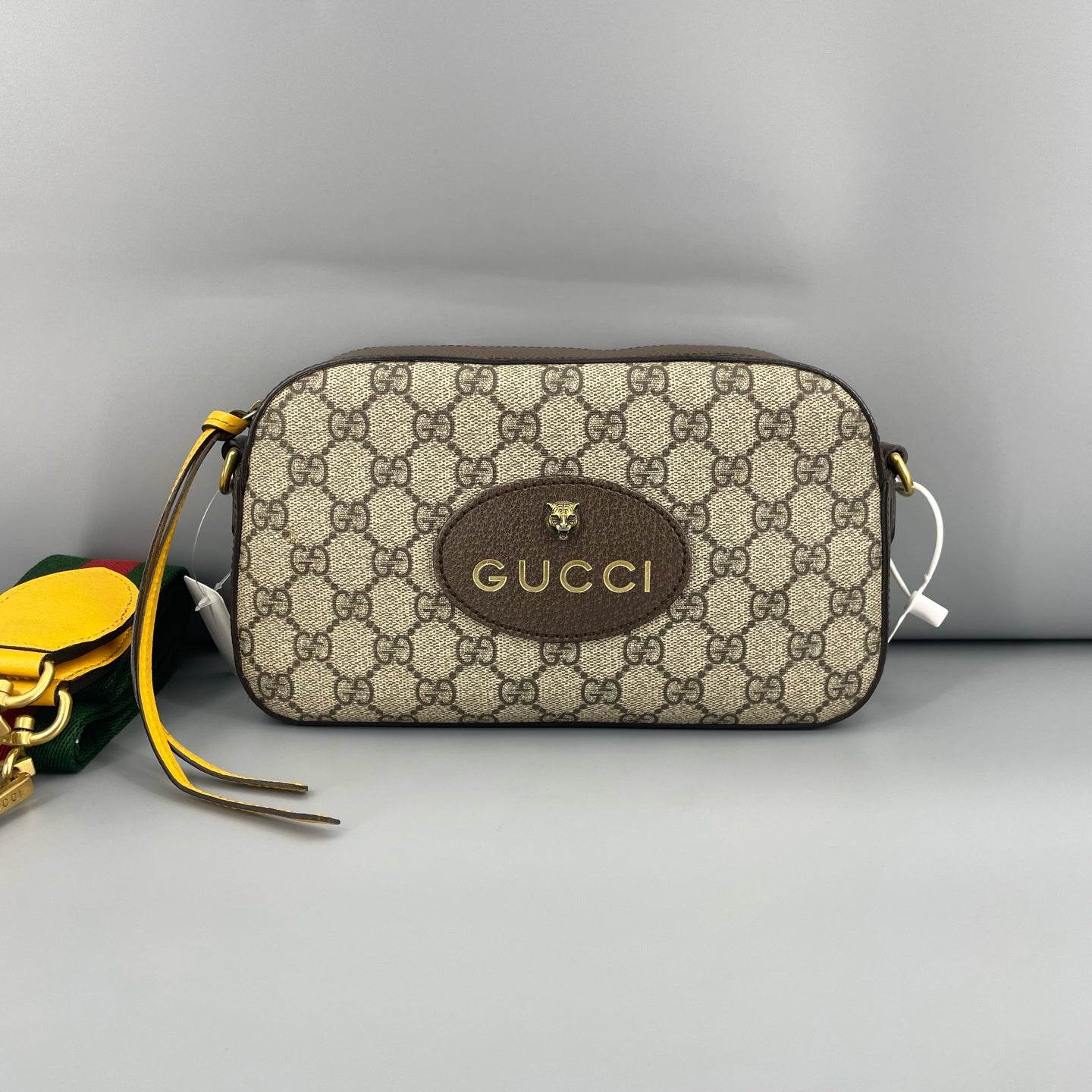 Gucci - GG Supreme Neo Vintage Camera Bag with Tiger Head - GG Supreme canvas with leather trim and fabric strap - Beige and brown with green and red accents - (Small)