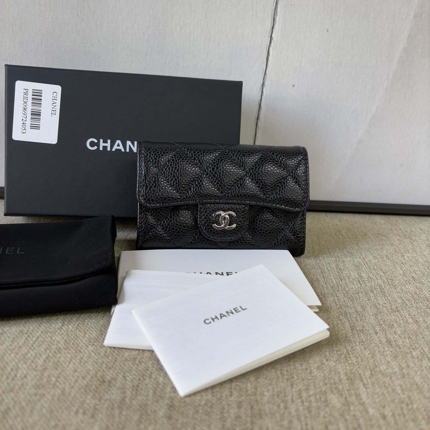Chanel - Classic Flap Card Holder - Grained Calfskin Leather - Black with Silver-Tone Hardware - (mini)