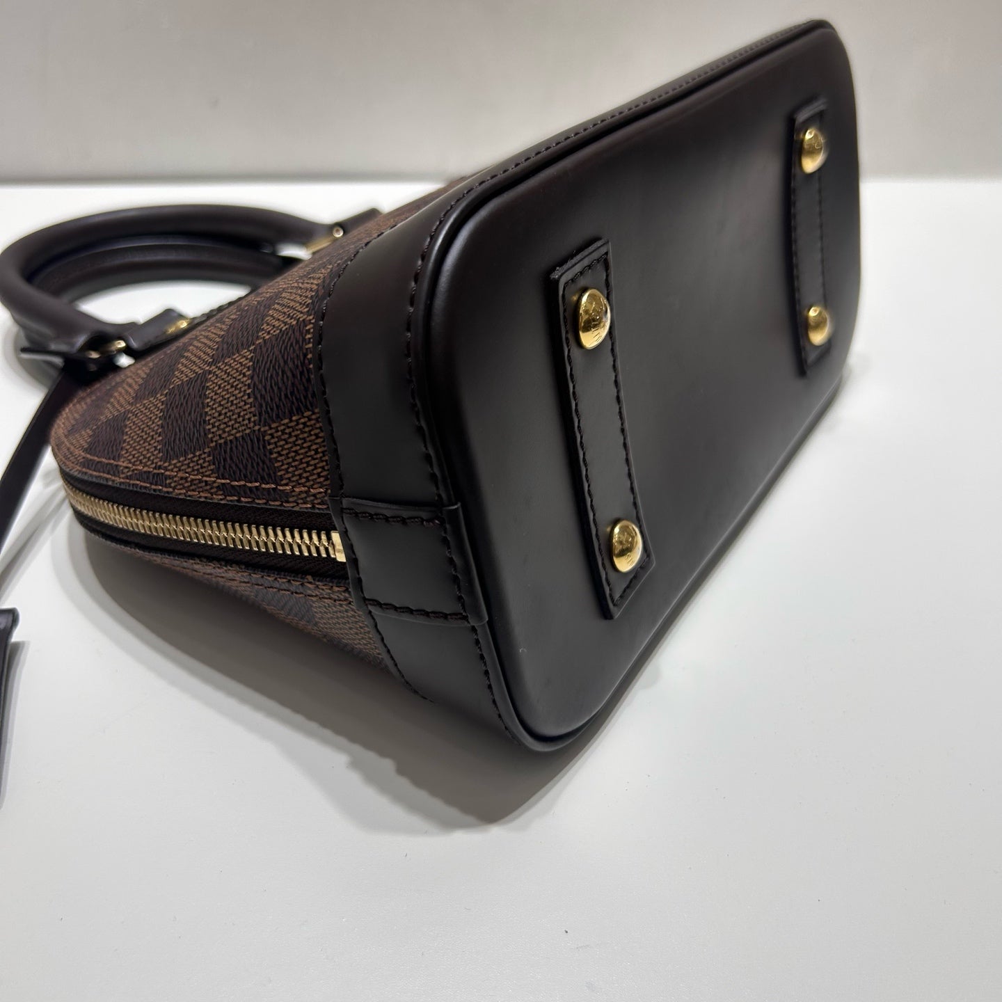 Louis Vuitton - Alma BB - Damier Ebene coated canvas with smooth leather trim - Brown - (Mini)
