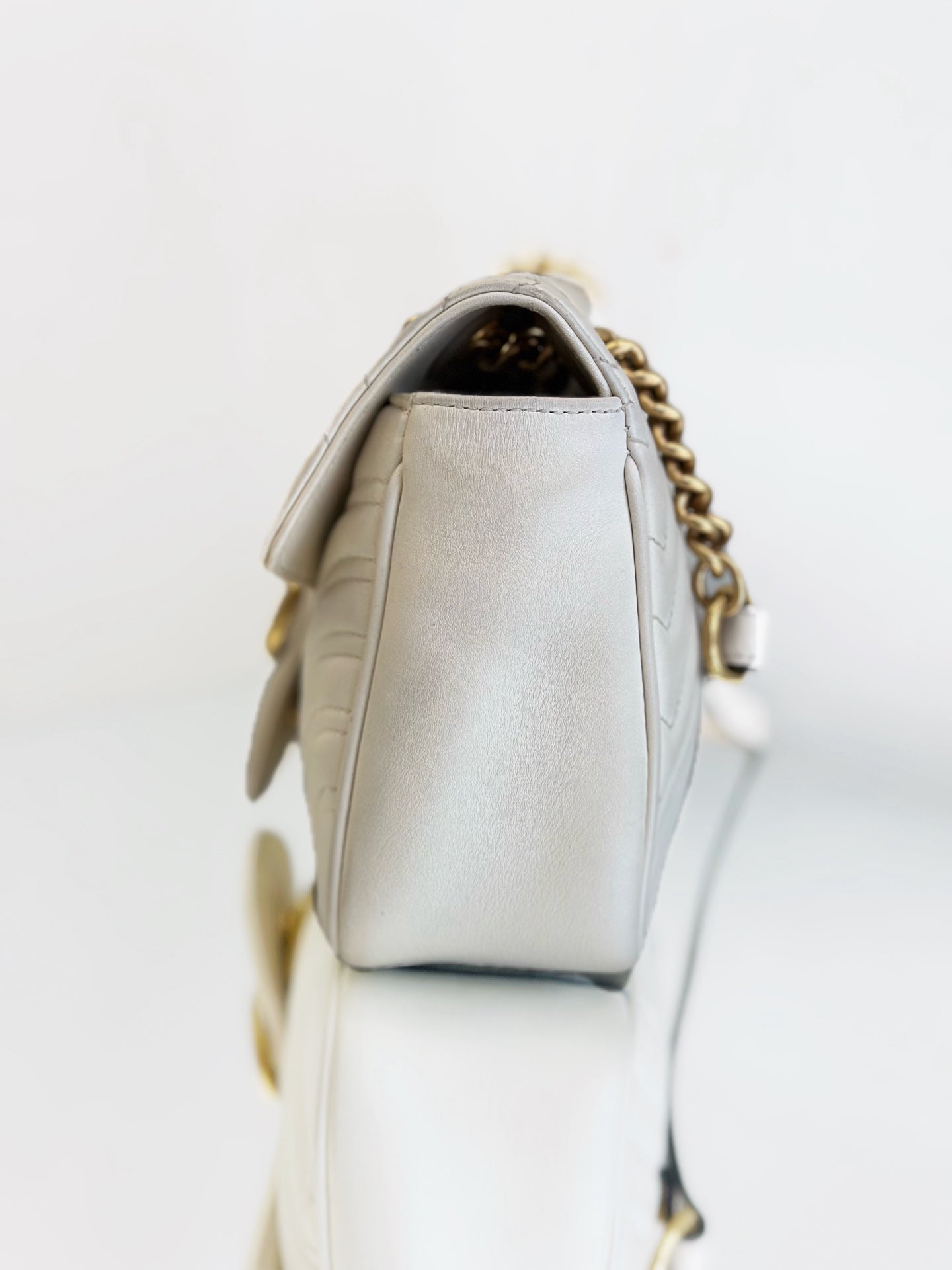 Gucci - Marmont Matelassé Small Shoulder Bag - Matelassé chevron leather - White - (Small)