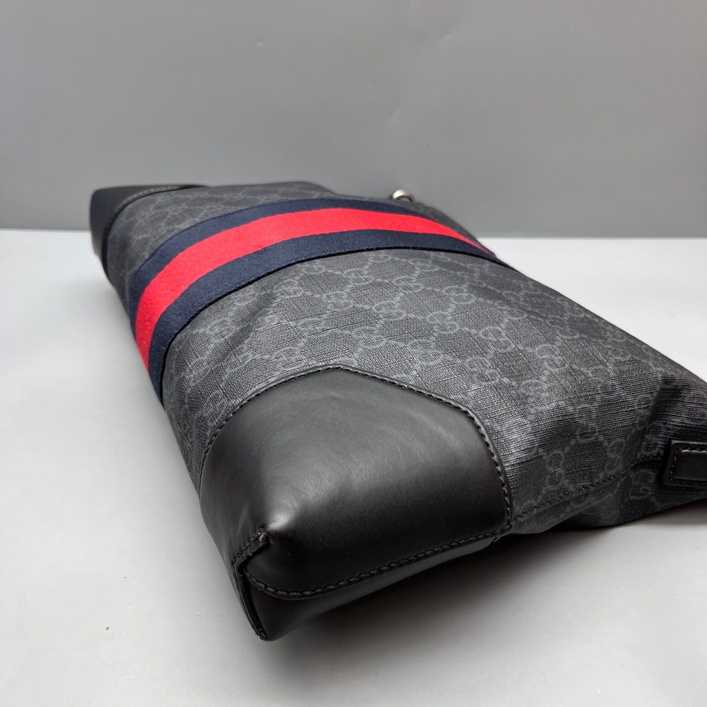 Gucci - GG Supreme Web Messenger Bag - GG Supreme coated canvas with leather trim - Black - (medium)