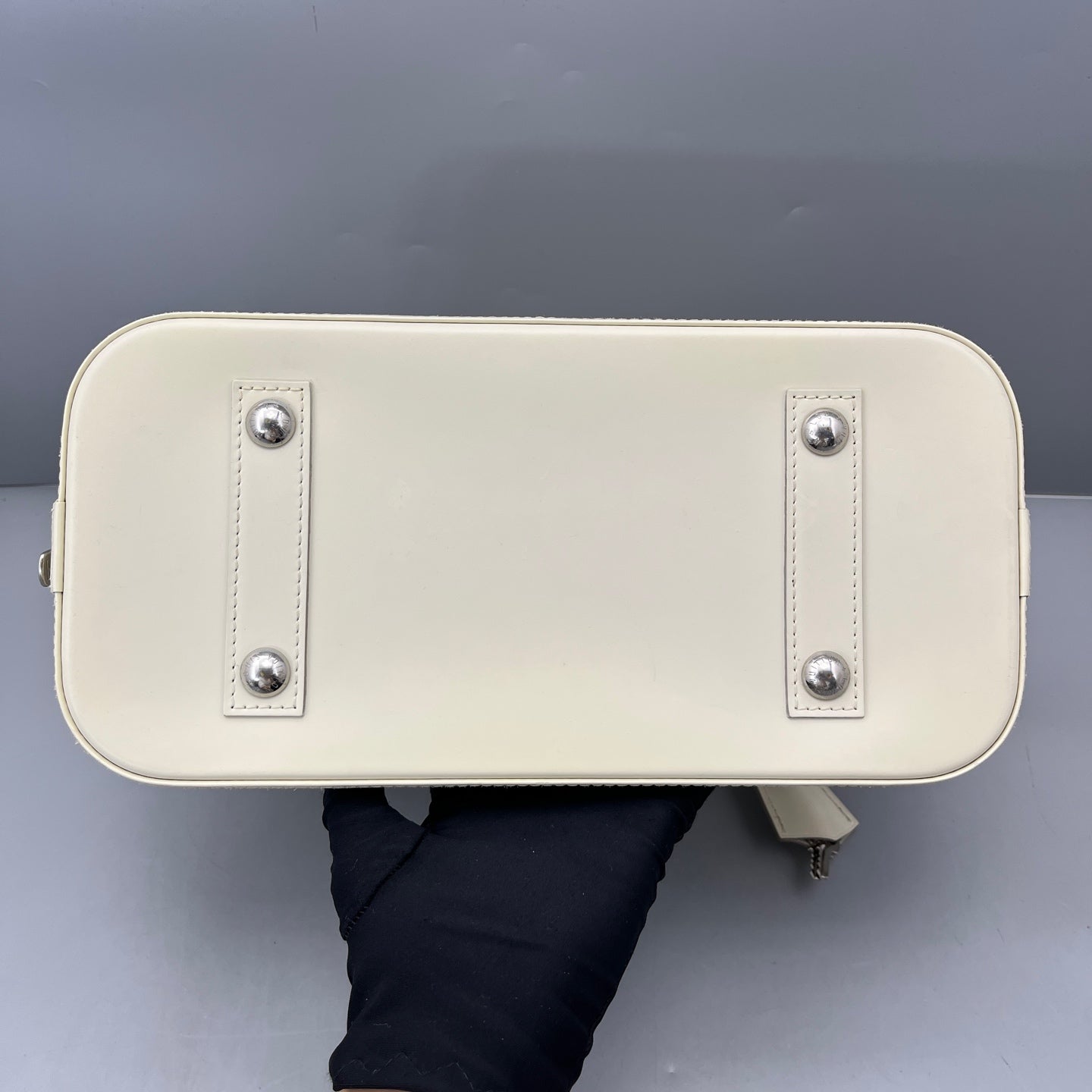 Louis Vuitton - Alma PM - Epi leather - White - (Medium)