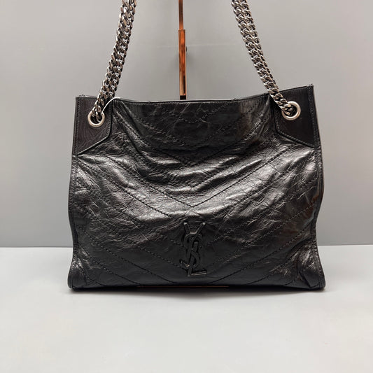 Saint Laurent - Shopping Tote with Chain - Crinkled calfskin leather - Black - (Medium)