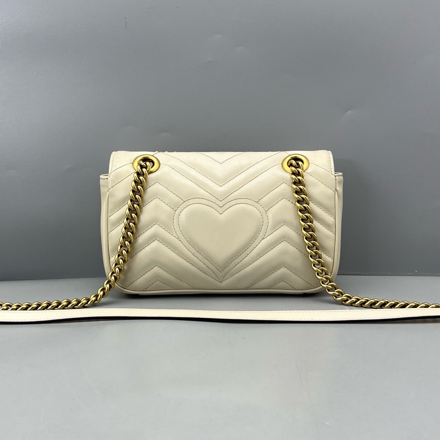 Gucci - GG Marmont Matelassé Shoulder Bag 22 - Leather - White - (Small)