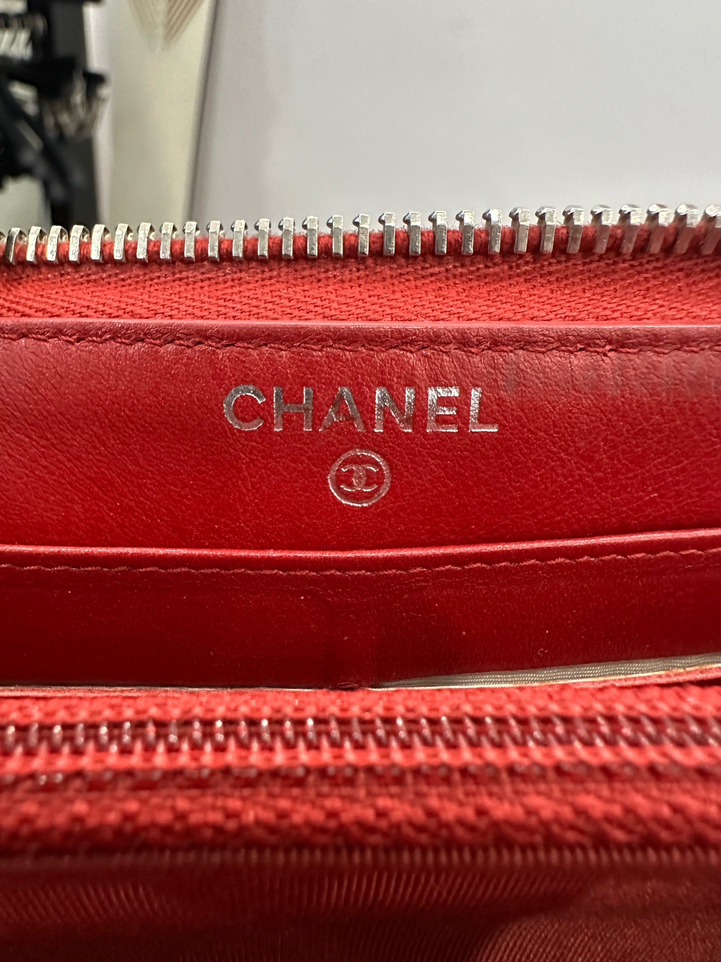 Chanel - Zippy Wallet - Grained leather - Red - (medium)