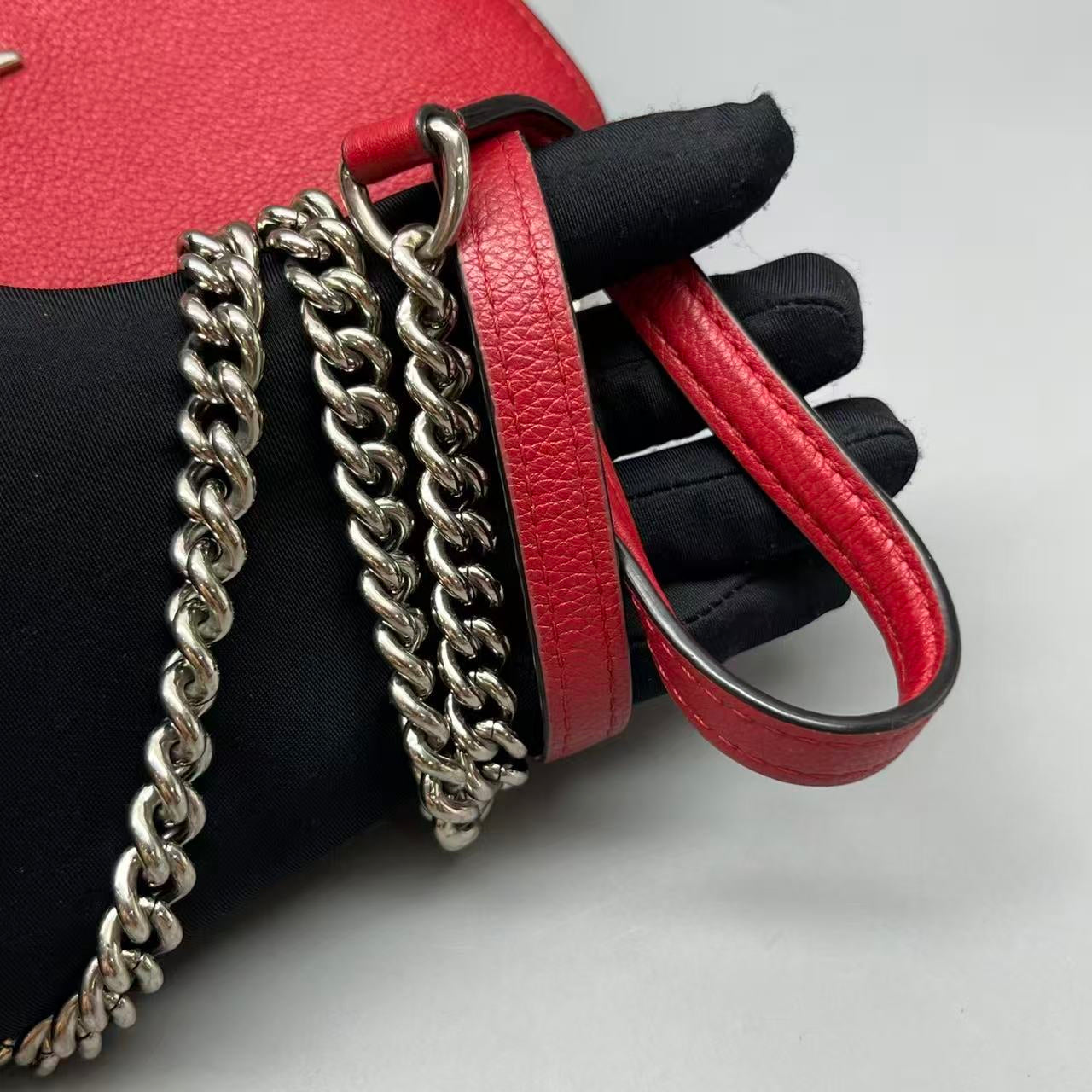 Louis Vuitton - Lockme Chain Bag - Grained calfskin leather - Red - (small)