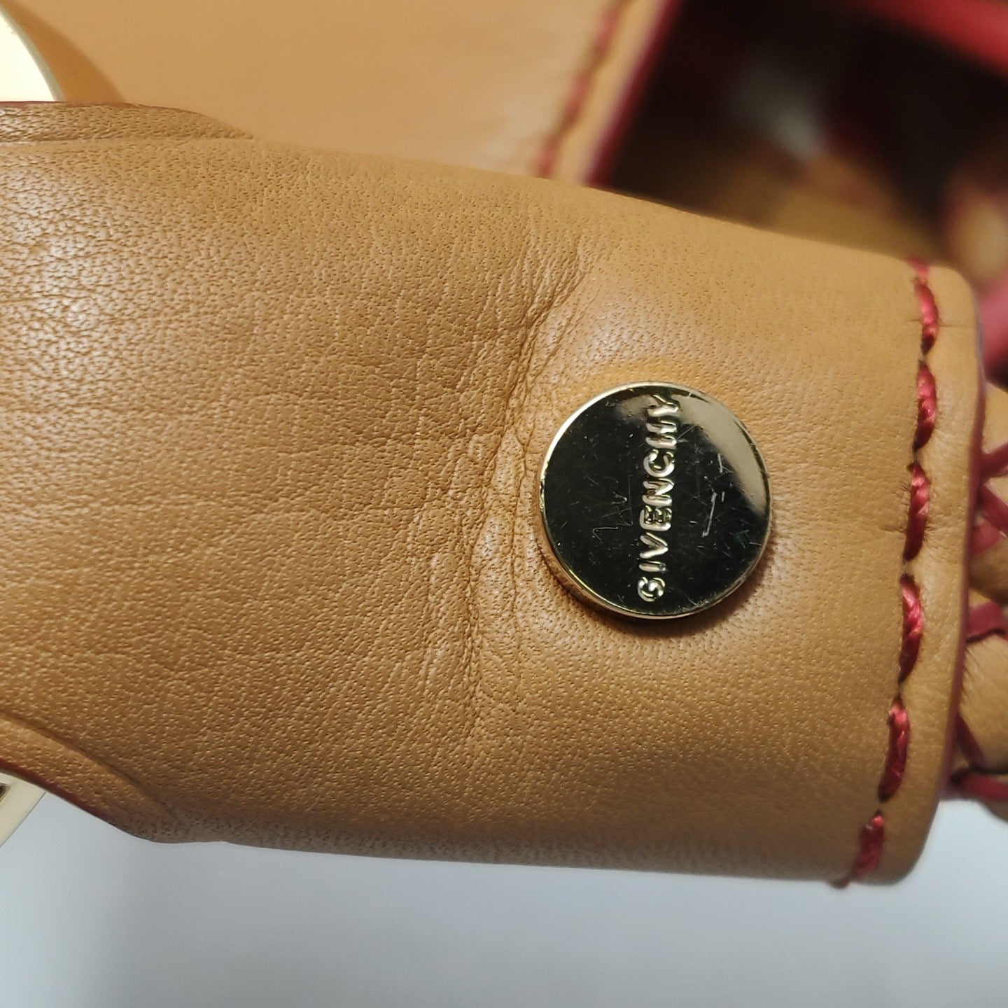Givenchy - Givenchy 4G Emblem Shoulder Bag - Leather - Camel - (Medium)