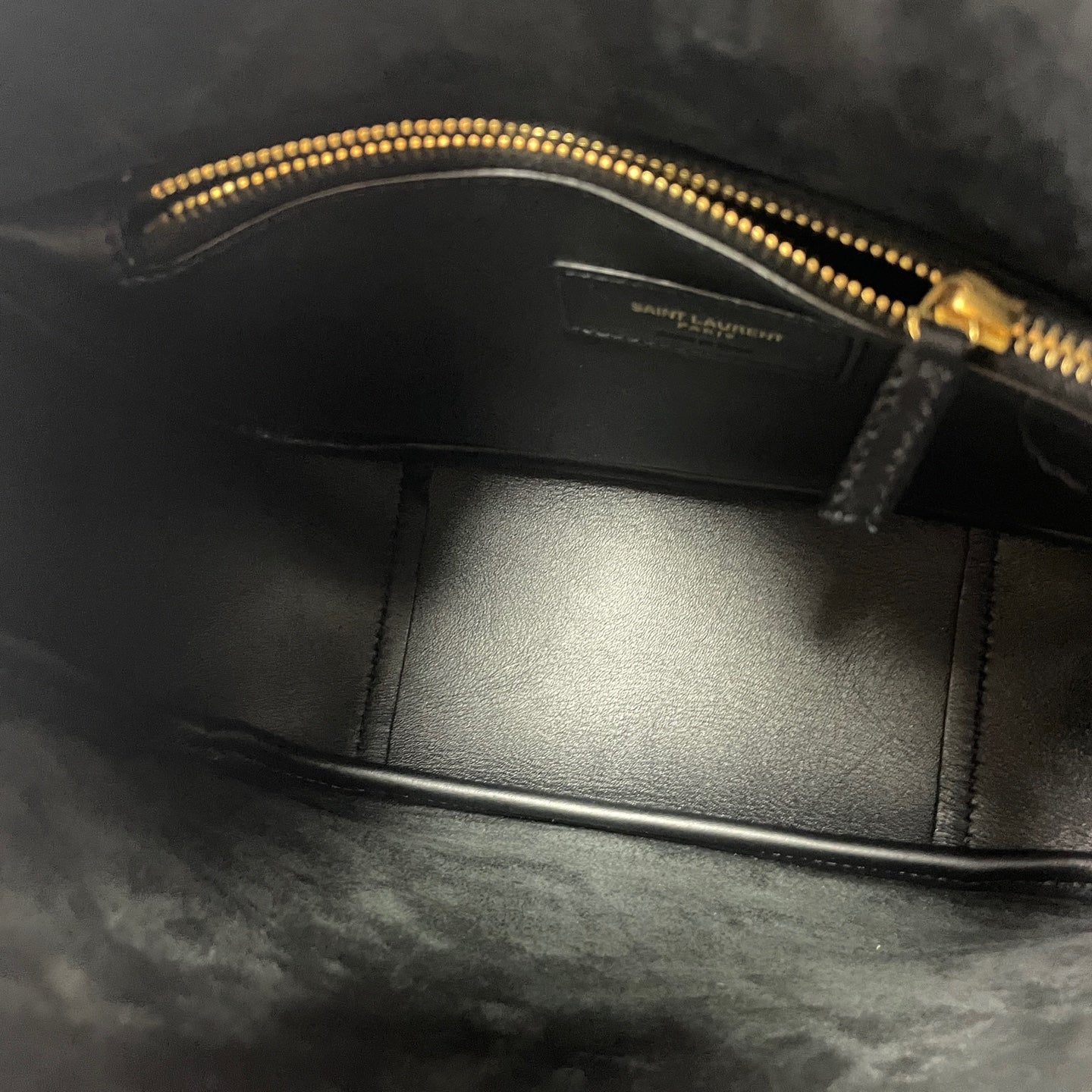 Saint Laurent - LE5A7 - Grained cowhide leather - Black - (Small)