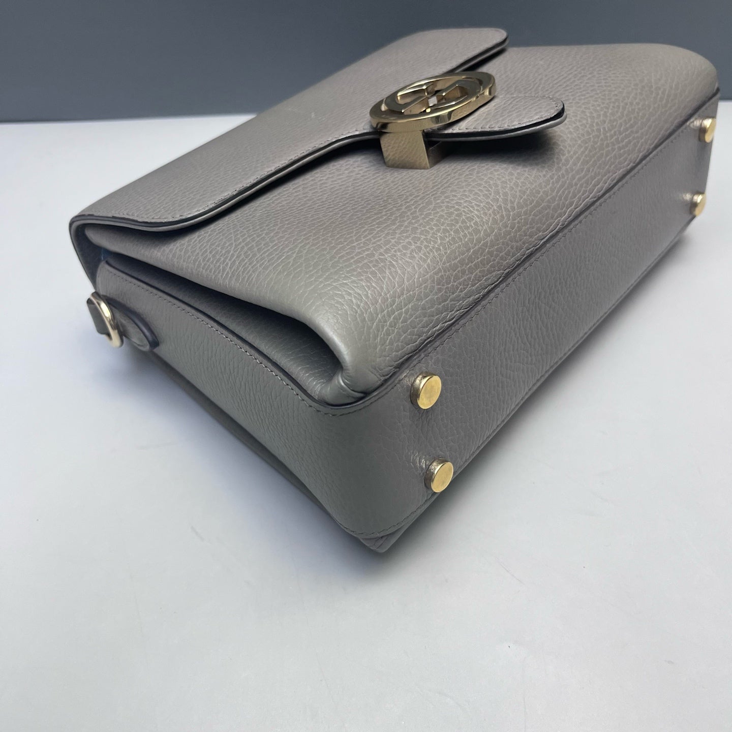 Gucci - Accordion Flap Shoulder Bag with Interlocking G - Grained leather - Grey - (Medium)