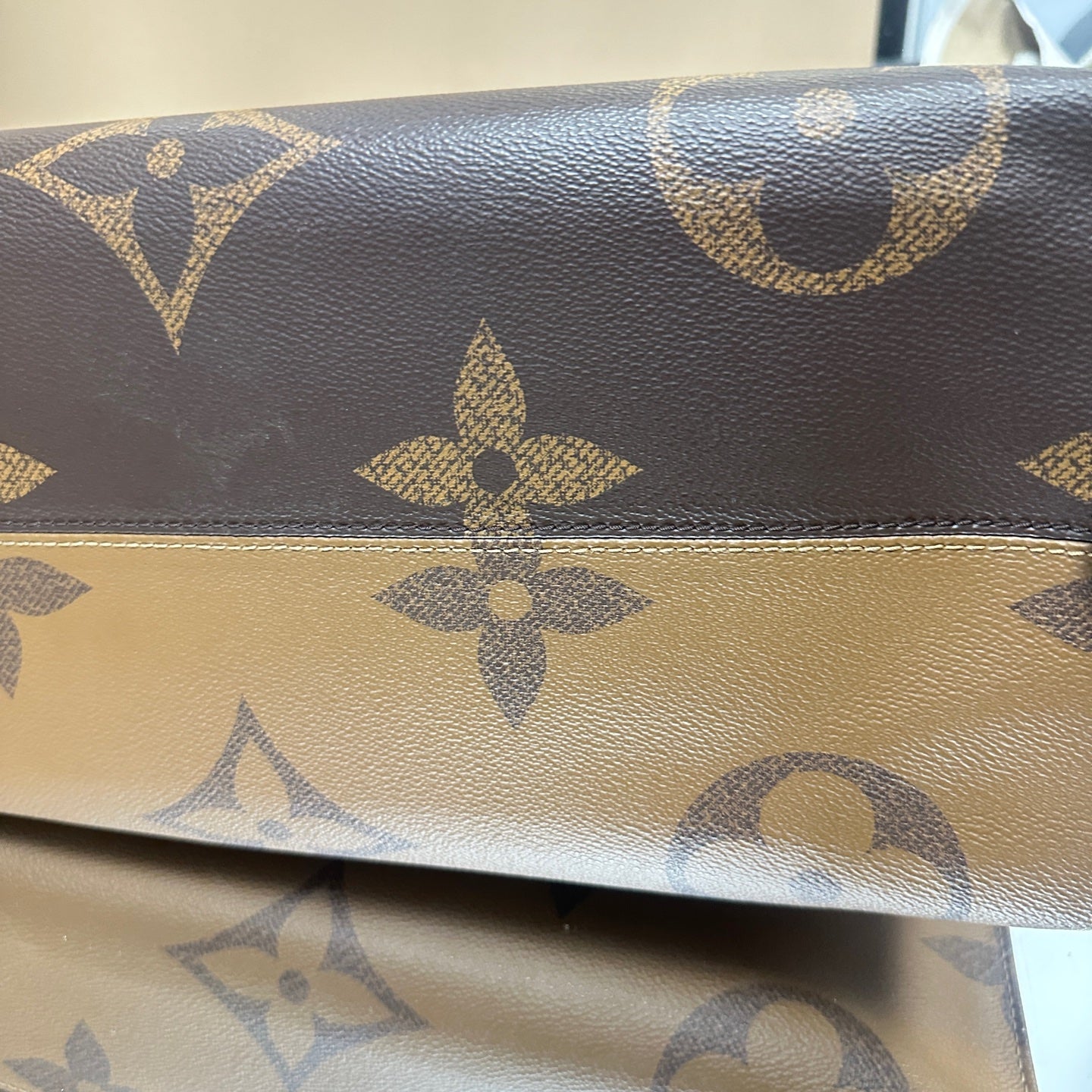 Louis Vuitton - Onthego GM - Monogram coated canvas, Leather trim - Brown, Beige, Red - (Large)