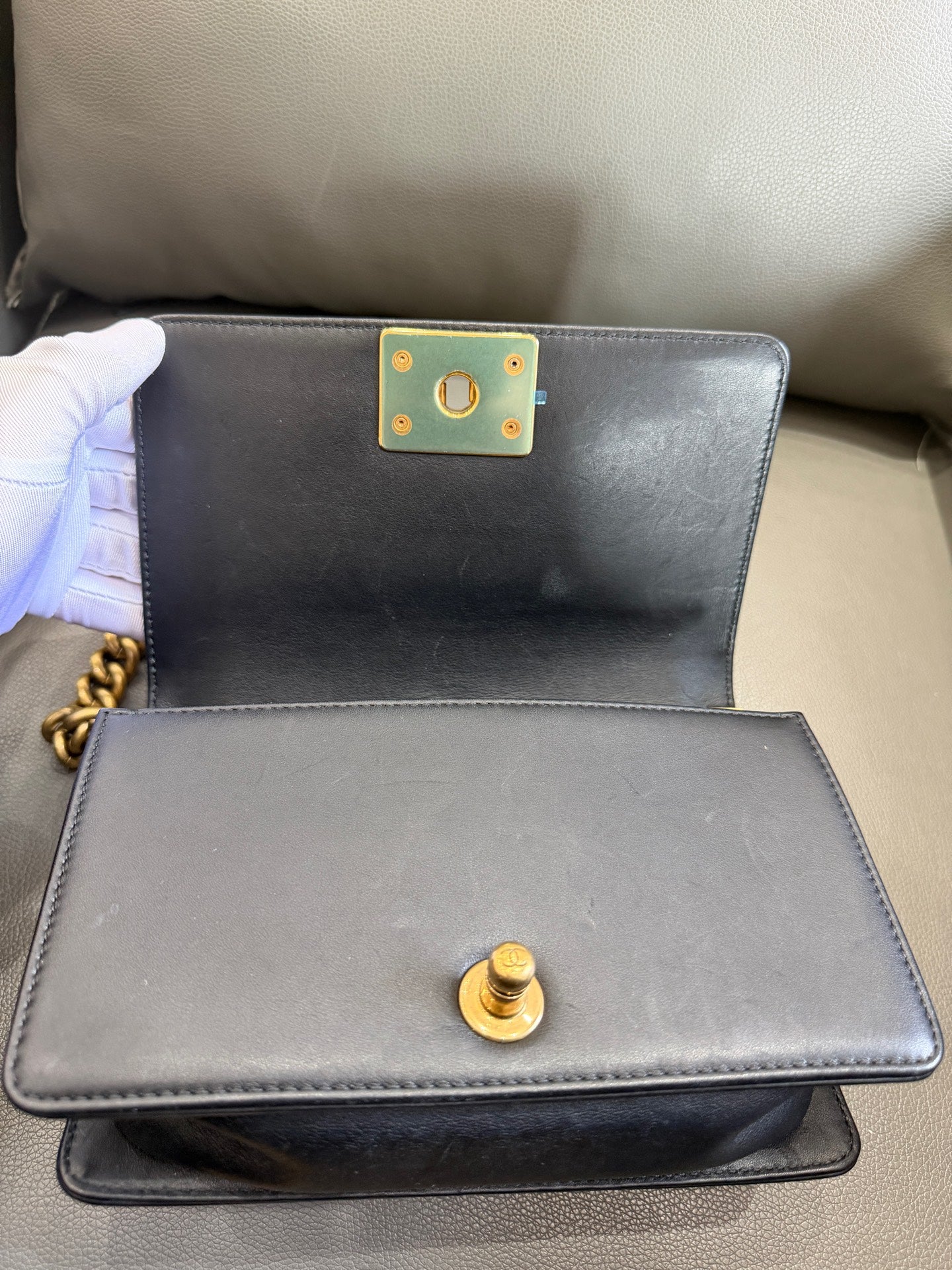 Chanel - Boy Bag Small - Velvet with leather trim - Black - (Small)