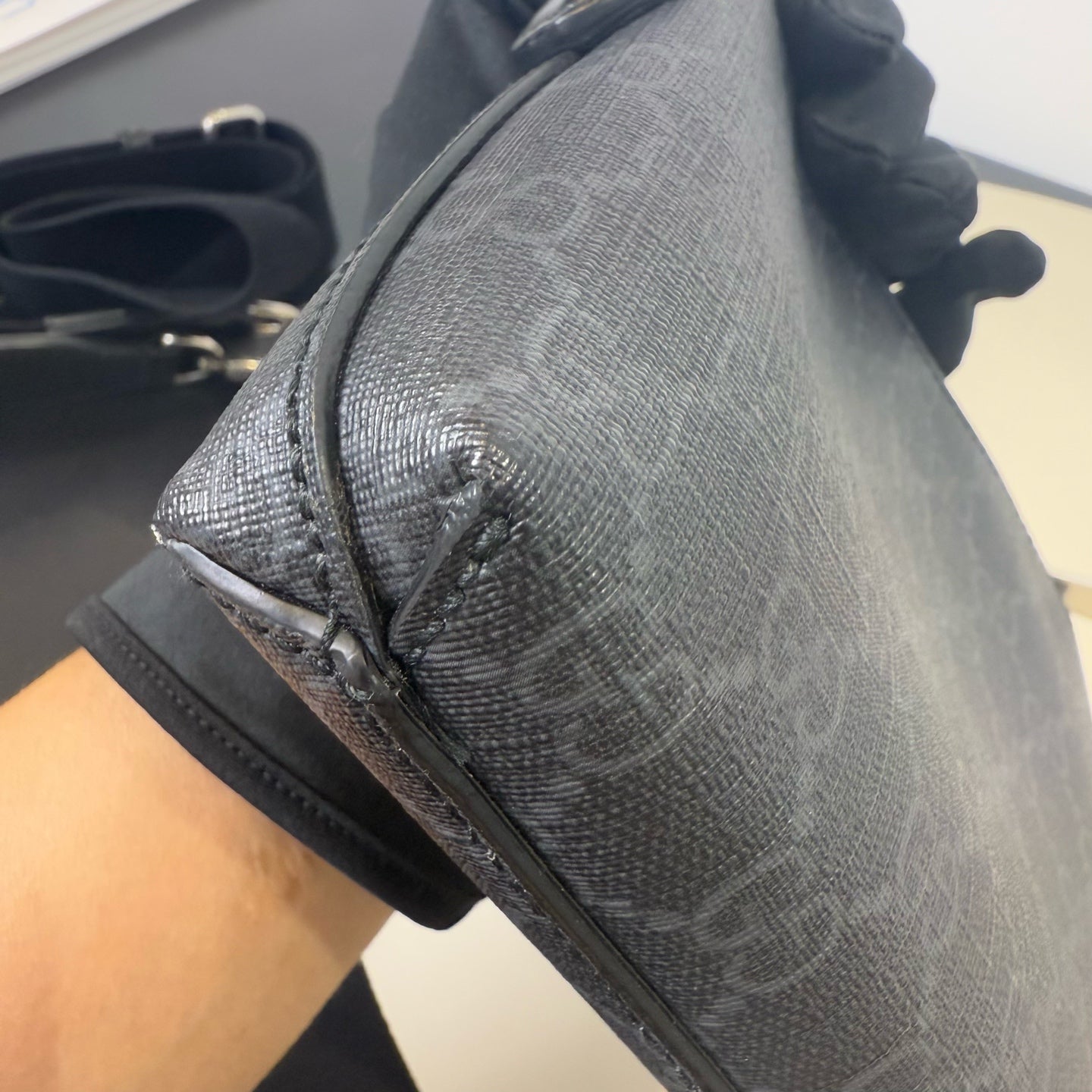 Gucci - GG Supreme Two-in-One Messenger Bag - GG Supreme canvas with leather trim - Black - (small)