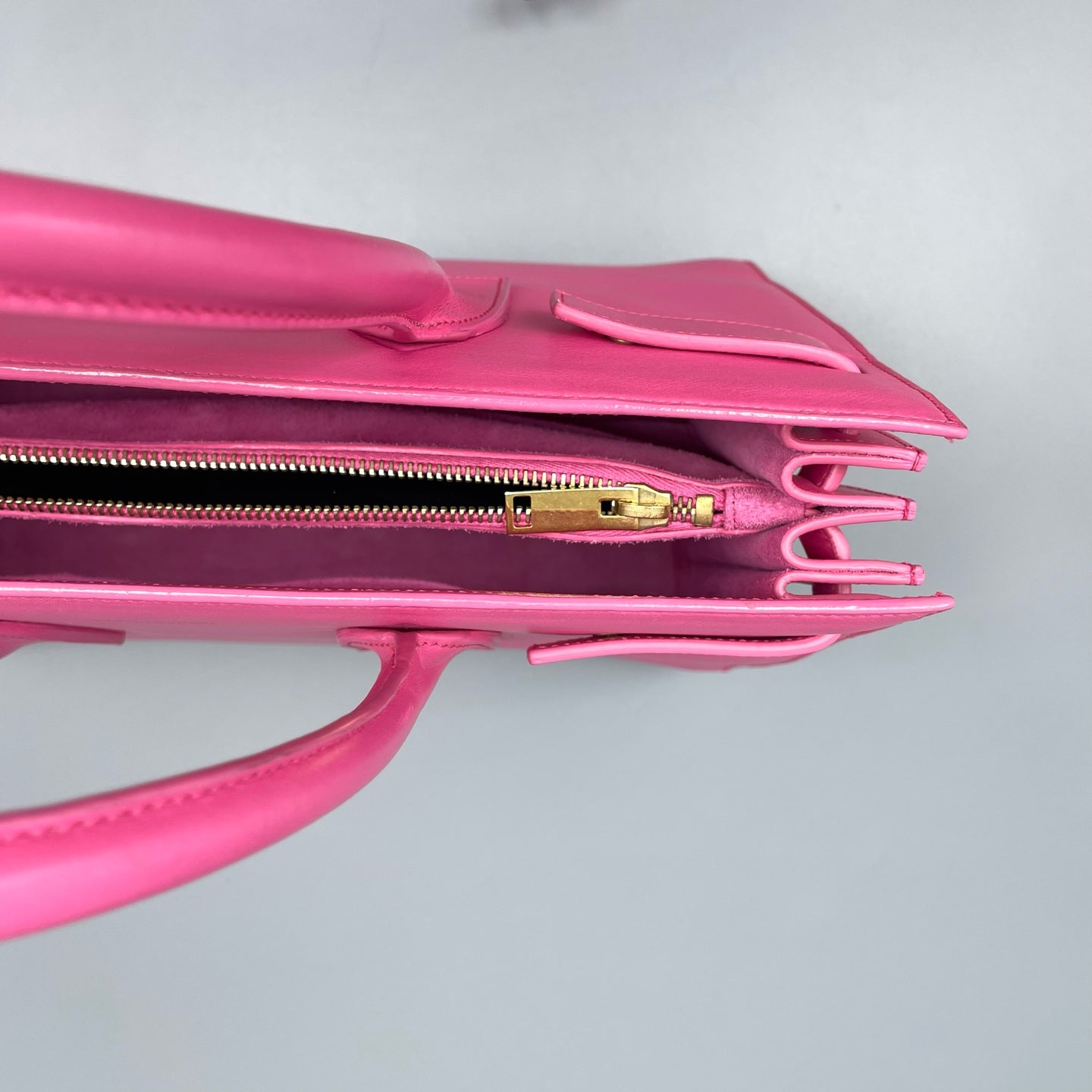 Saint Laurent - Sac de Jour (Accordion Handbag) - Calfskin leather - Pink with Gold-Tone Hardware - (medium)