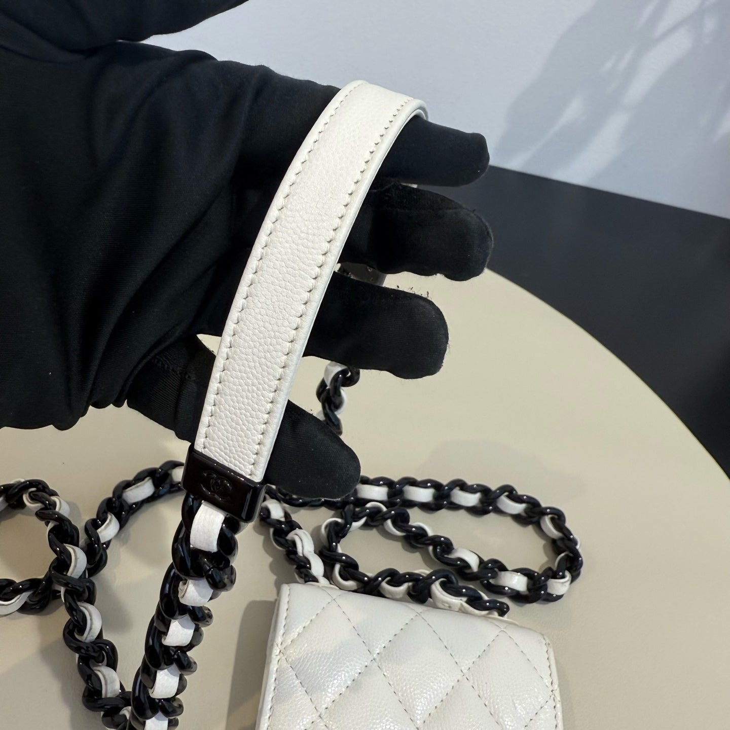 Chanel - Quilted Phone Holder with Chain - Pebbled leather - White - (mini)