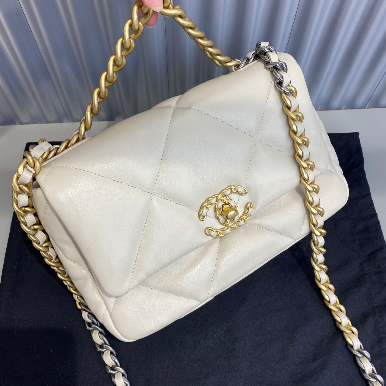 Chanel - 19 Bag Small - Lambskin leather - Beige - (small)