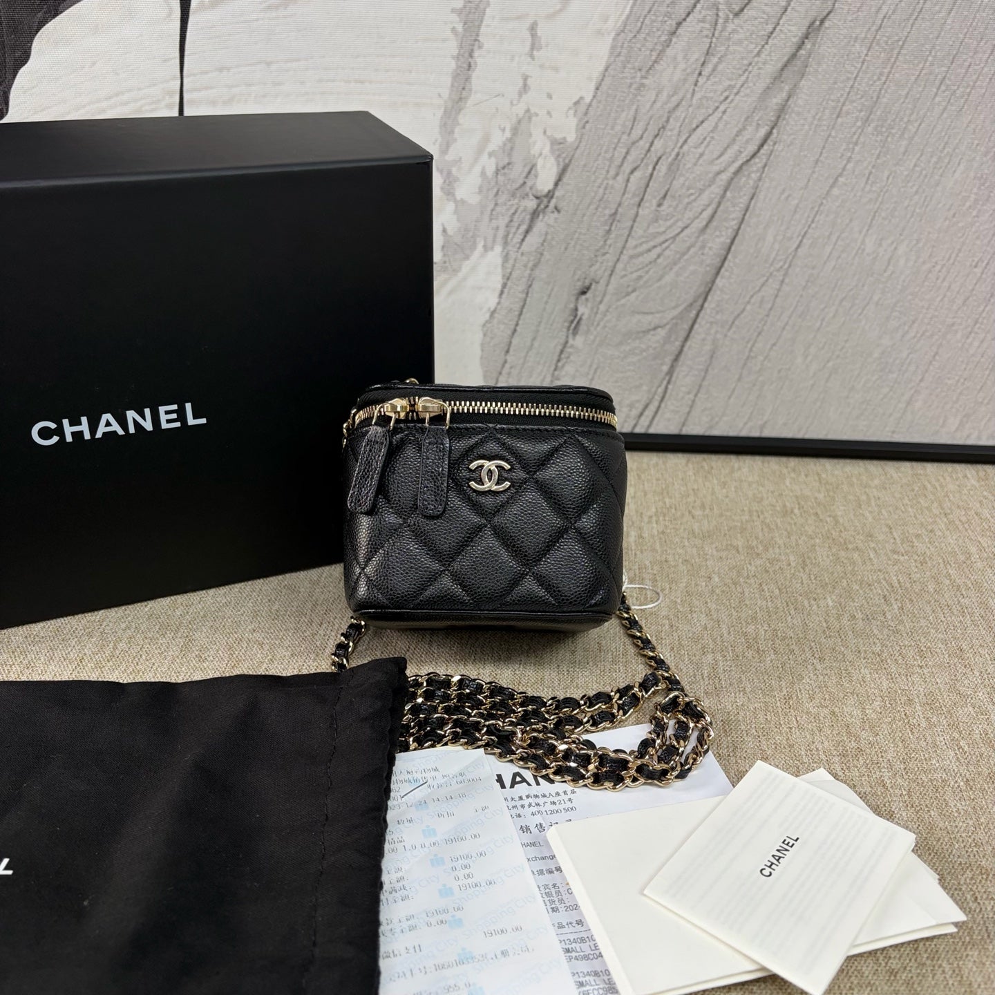 Chanel - Mini Vanity Case - Caviar leather - Black - (mini)