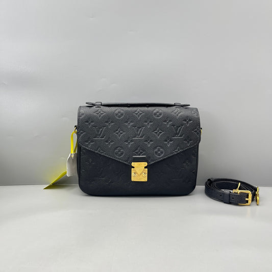 Louis Vuitton - Pochette Metis - Embossed Monogram Empreinte leather - Black - (medium)