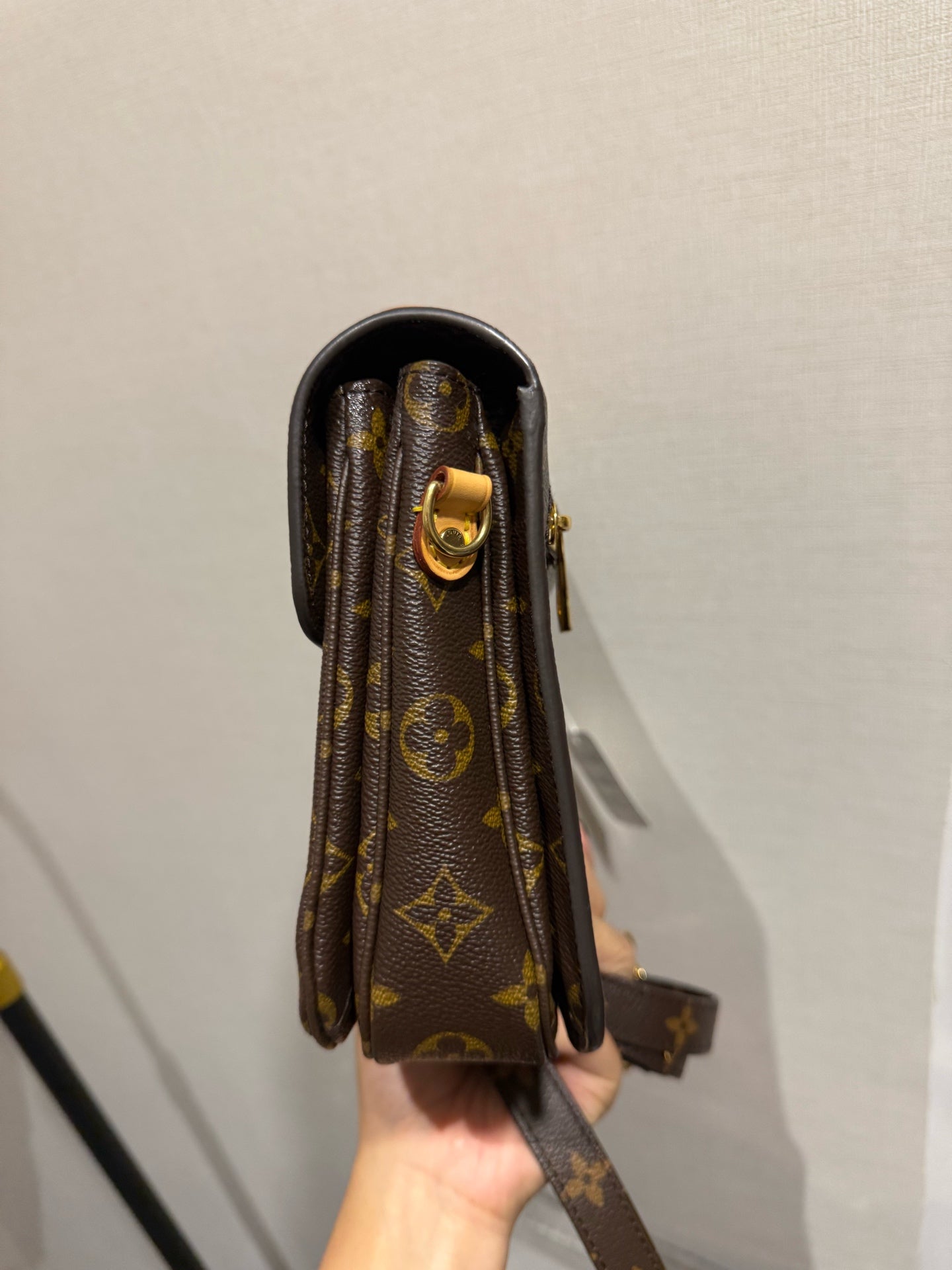 Louis Vuitton - Pochette Metis - Monogram canvas with natural cowhide leather trim - Brown - (medium)