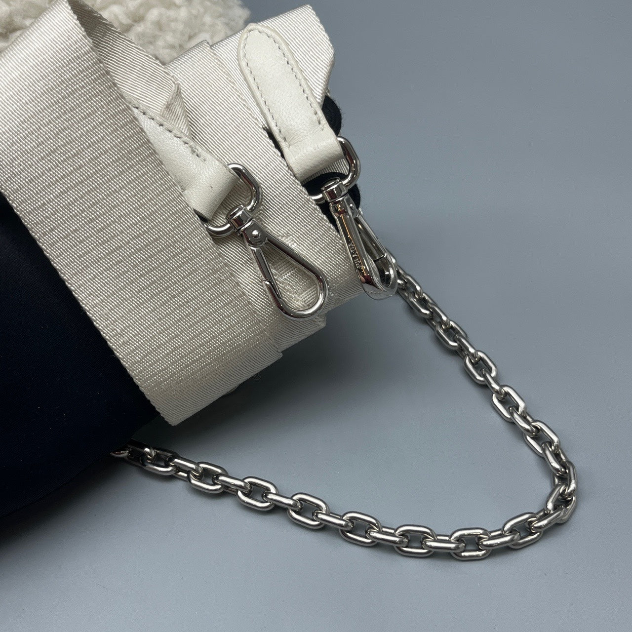 Prada - Re-Edition 2005 Hobo - Faux fur - White - (small)