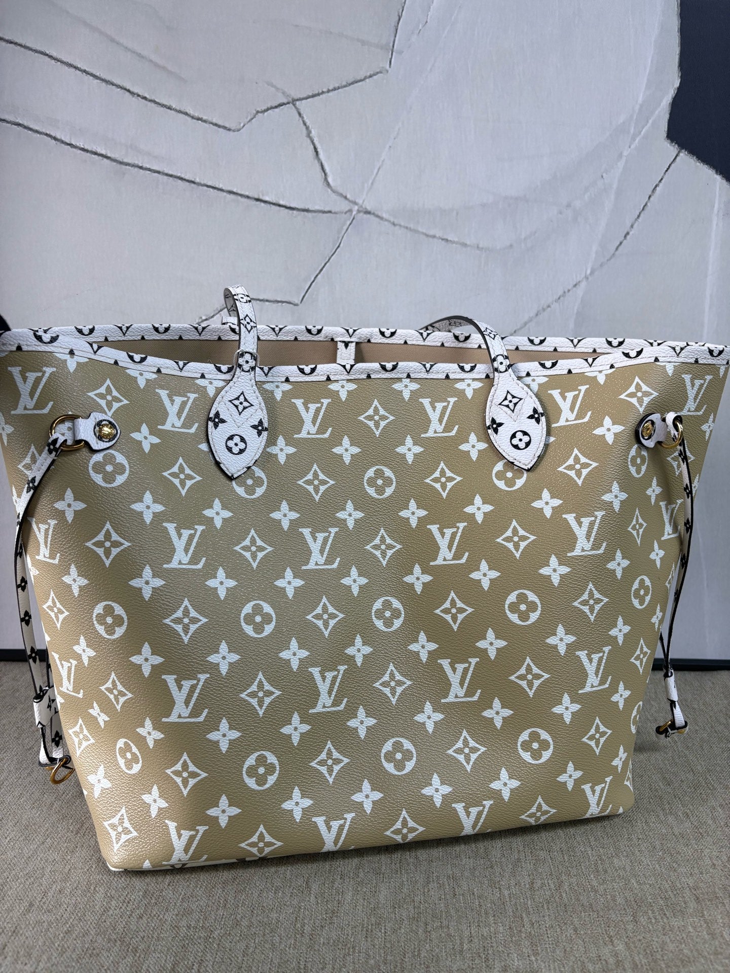 Louis Vuitton - Neverfull MM Summer Limited Edition - Monogram coated canvas with leather trim - Avocado Green and Beige with Off-White Accents - (Medium)
