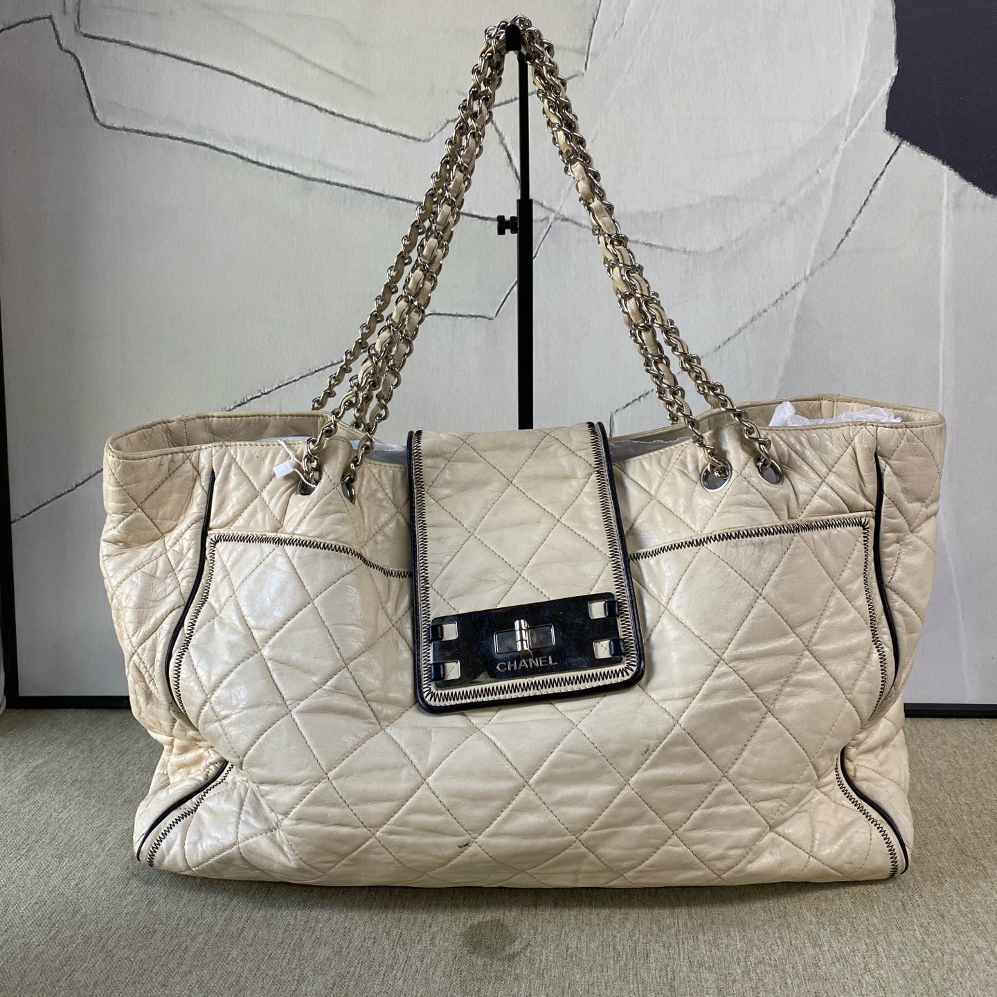 Chanel - 2.55 Airport Bag - Distressed lambskin leather - Beige - (extra-large)