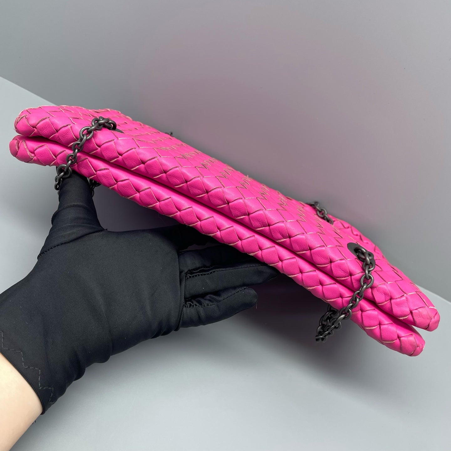 Bottega Veneta - Intrecciato Chain Shoulder Bag - Lambskin leather - Fuchsia - (medium)